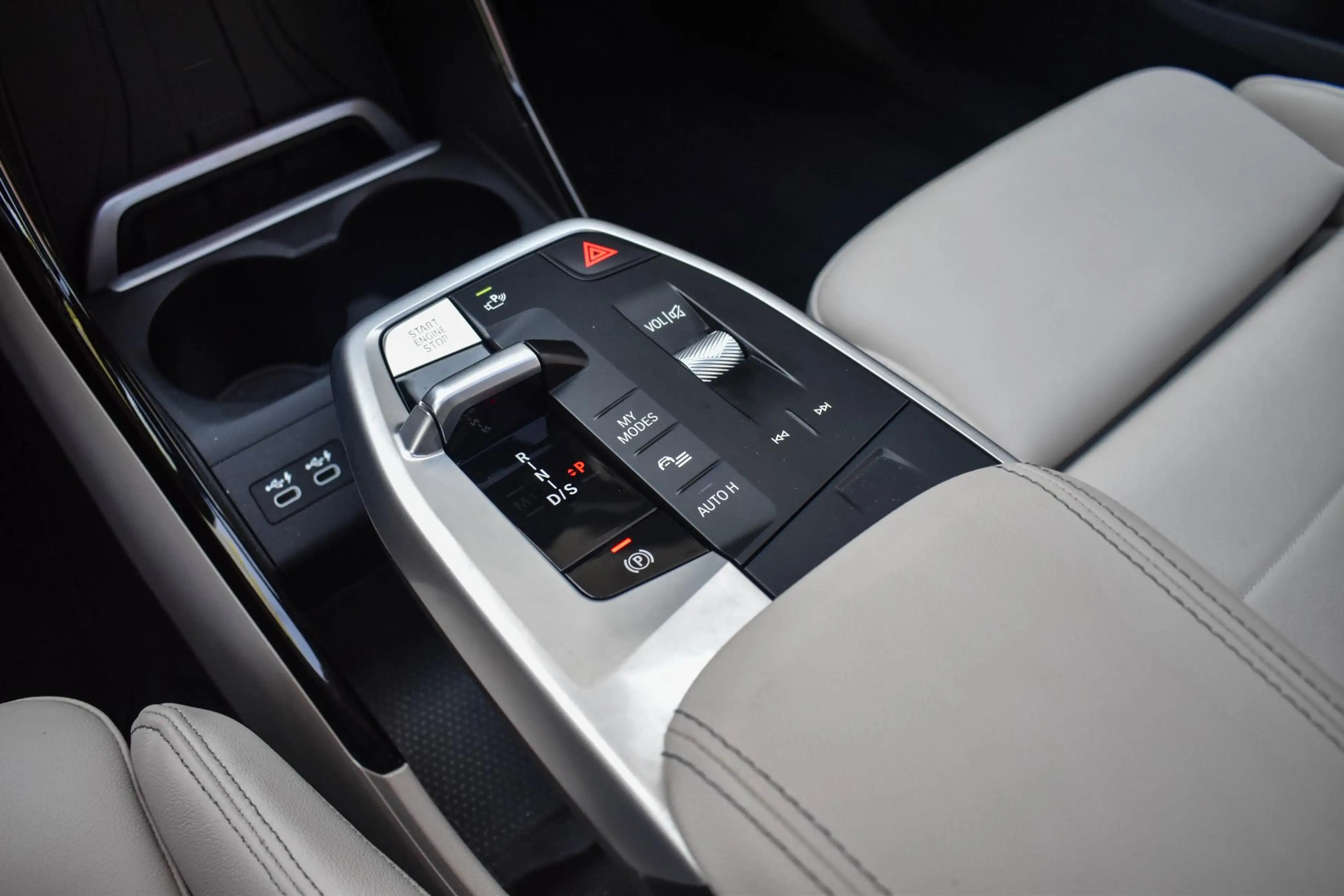 BMW 230 2-serie Active Tourer 230e xDrive Pano Trekhaak — photo 37