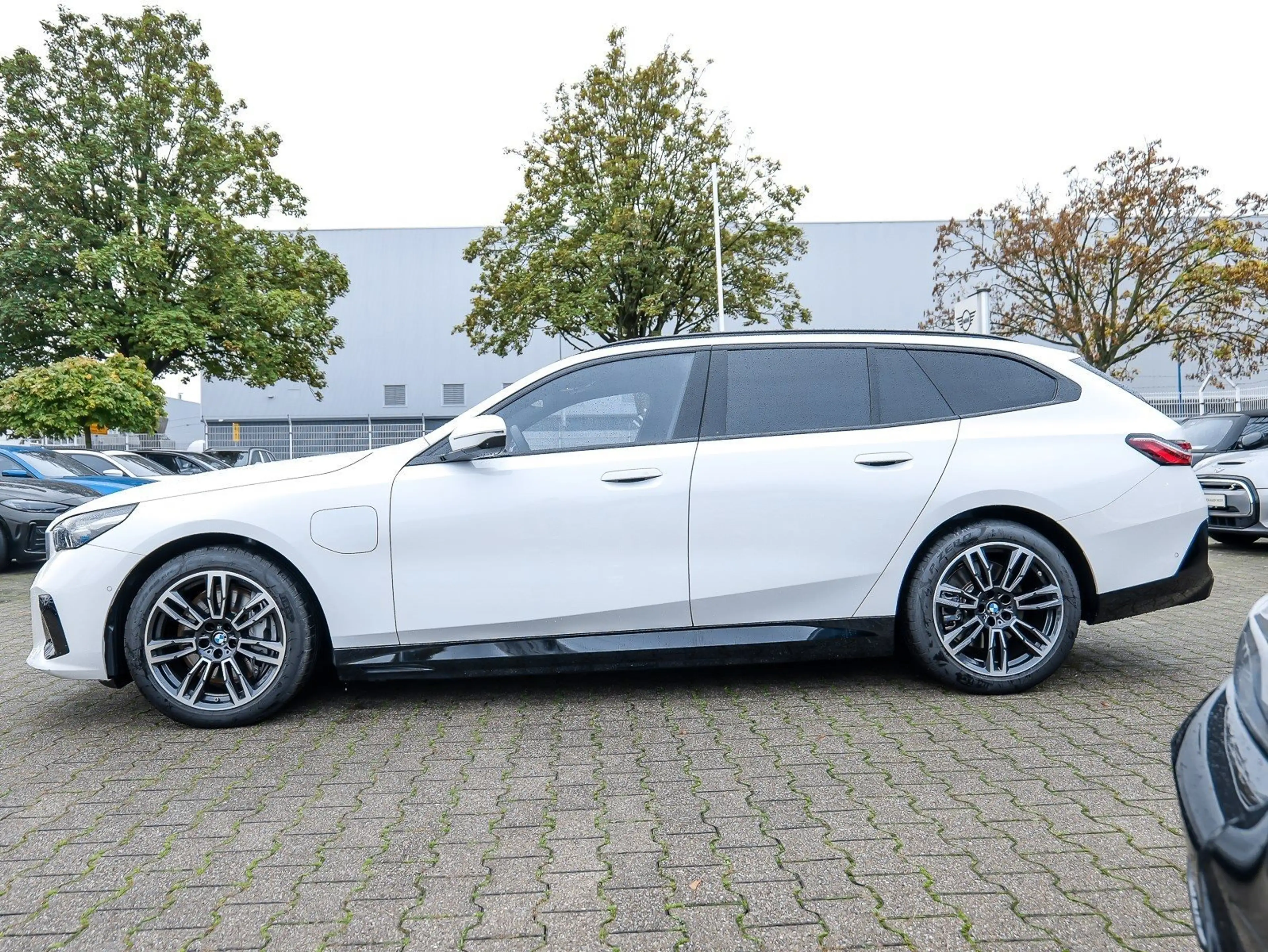 BMW 550 e xDrive Touring M Sport HuD+Pano+AHK+Standhzg.+Ko — photo 10