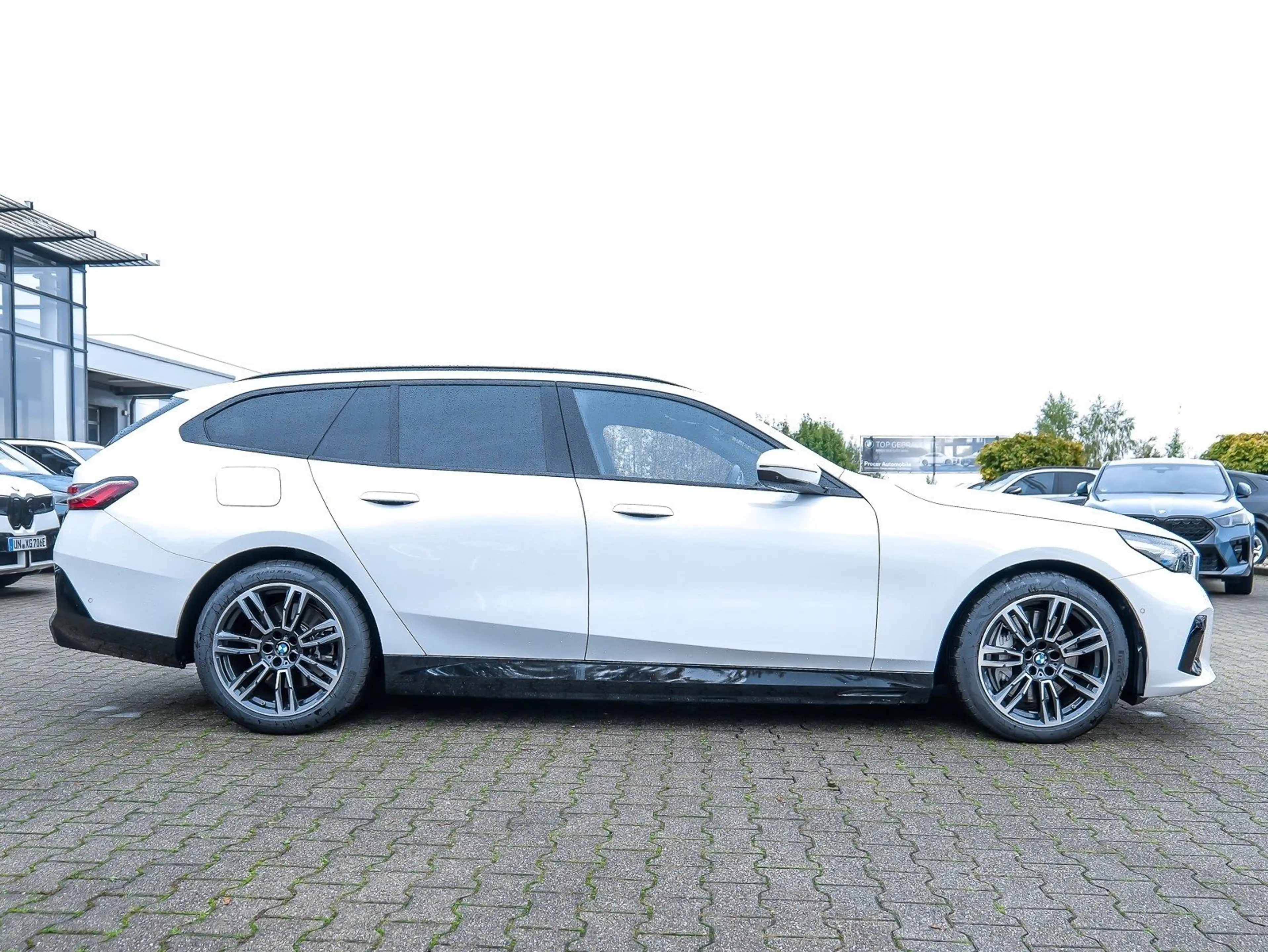 BMW 550 e xDrive Touring M Sport HuD+Pano+AHK+Standhzg.+Ko — photo 11