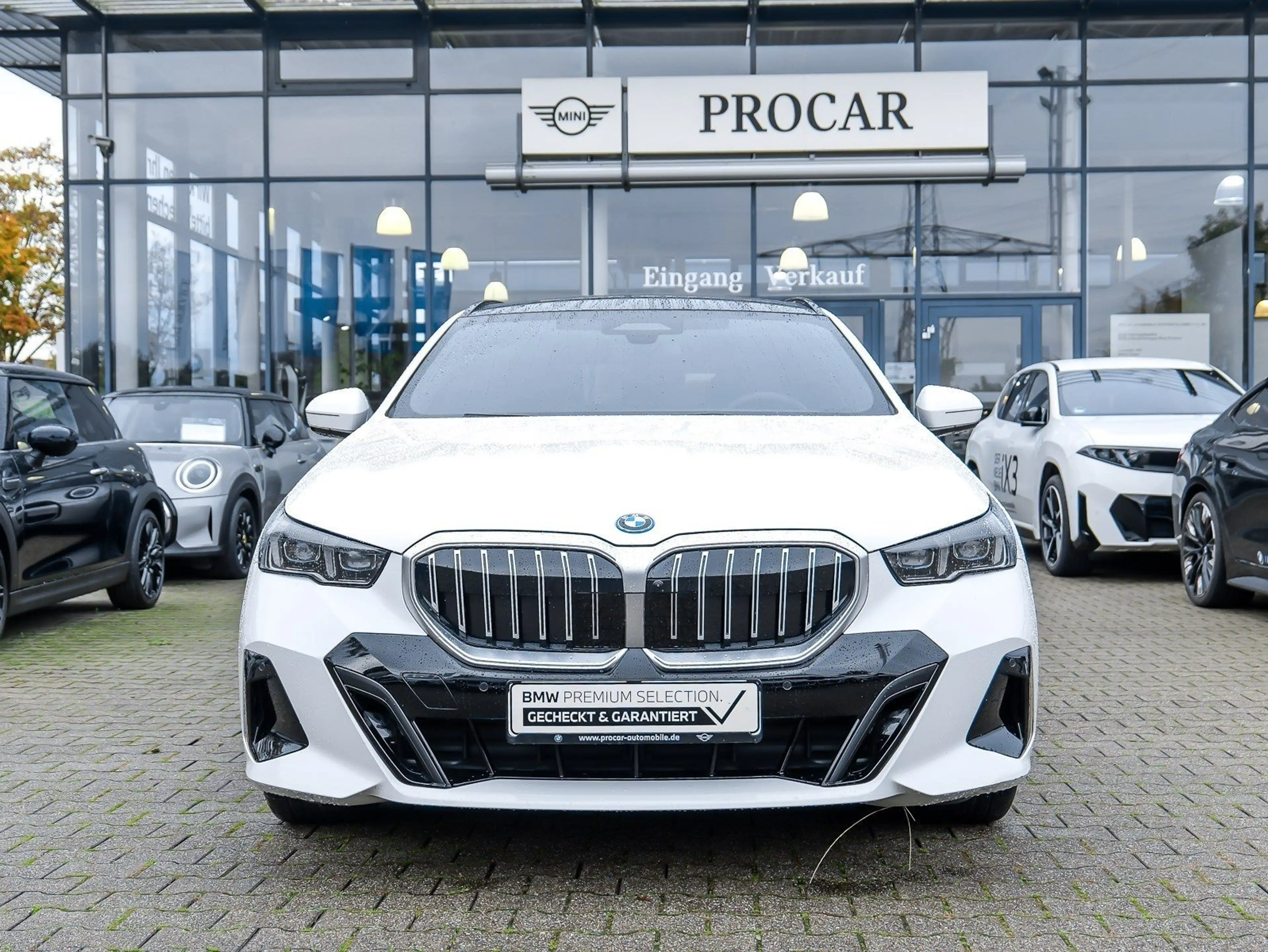 BMW 550 e xDrive Touring M Sport HuD+Pano+AHK+Standhzg.+Ko — photo 9