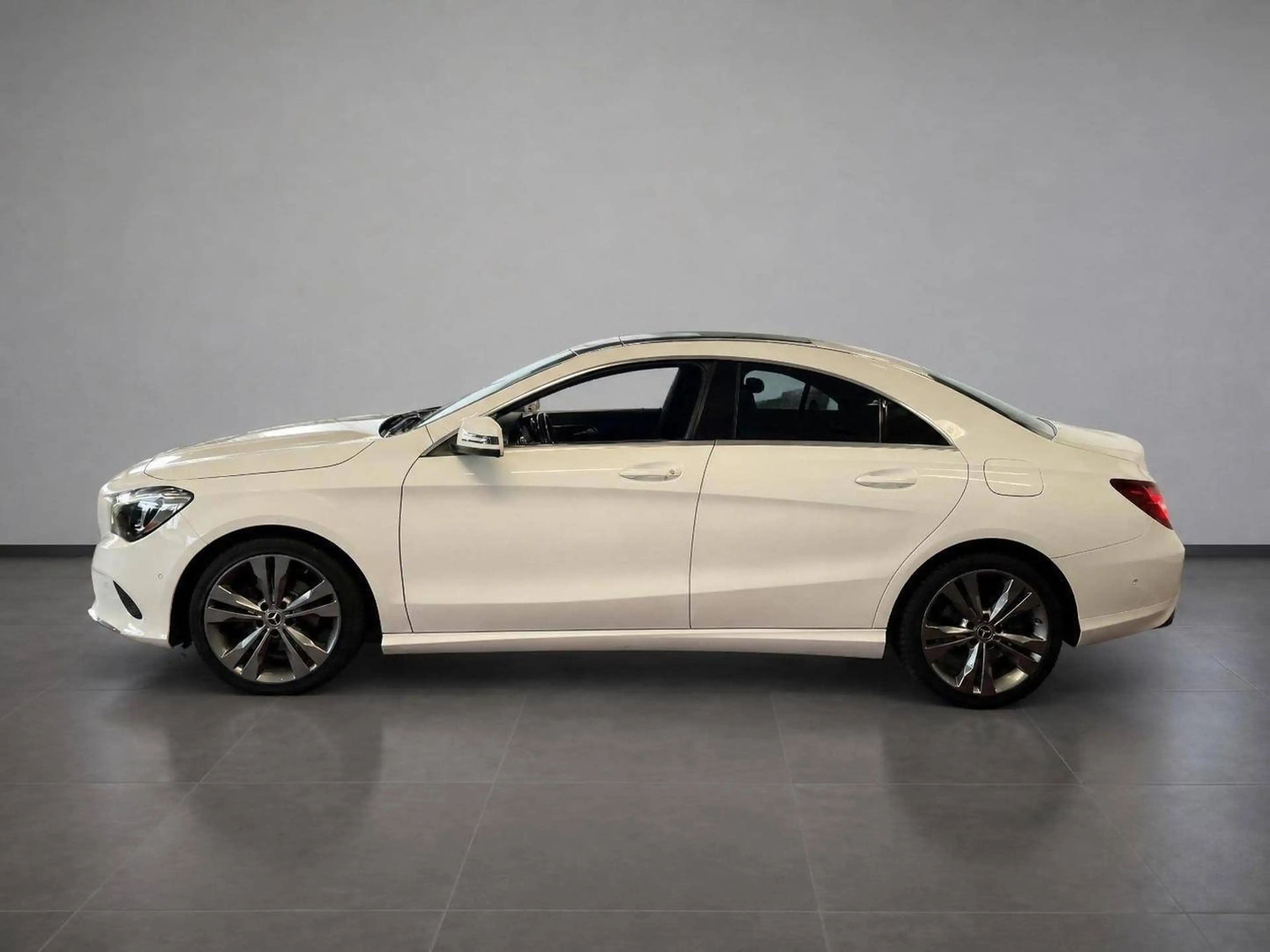 Mercedes-Benz CLA 200 CLA 200 CDI / d (117.308) — photo 2