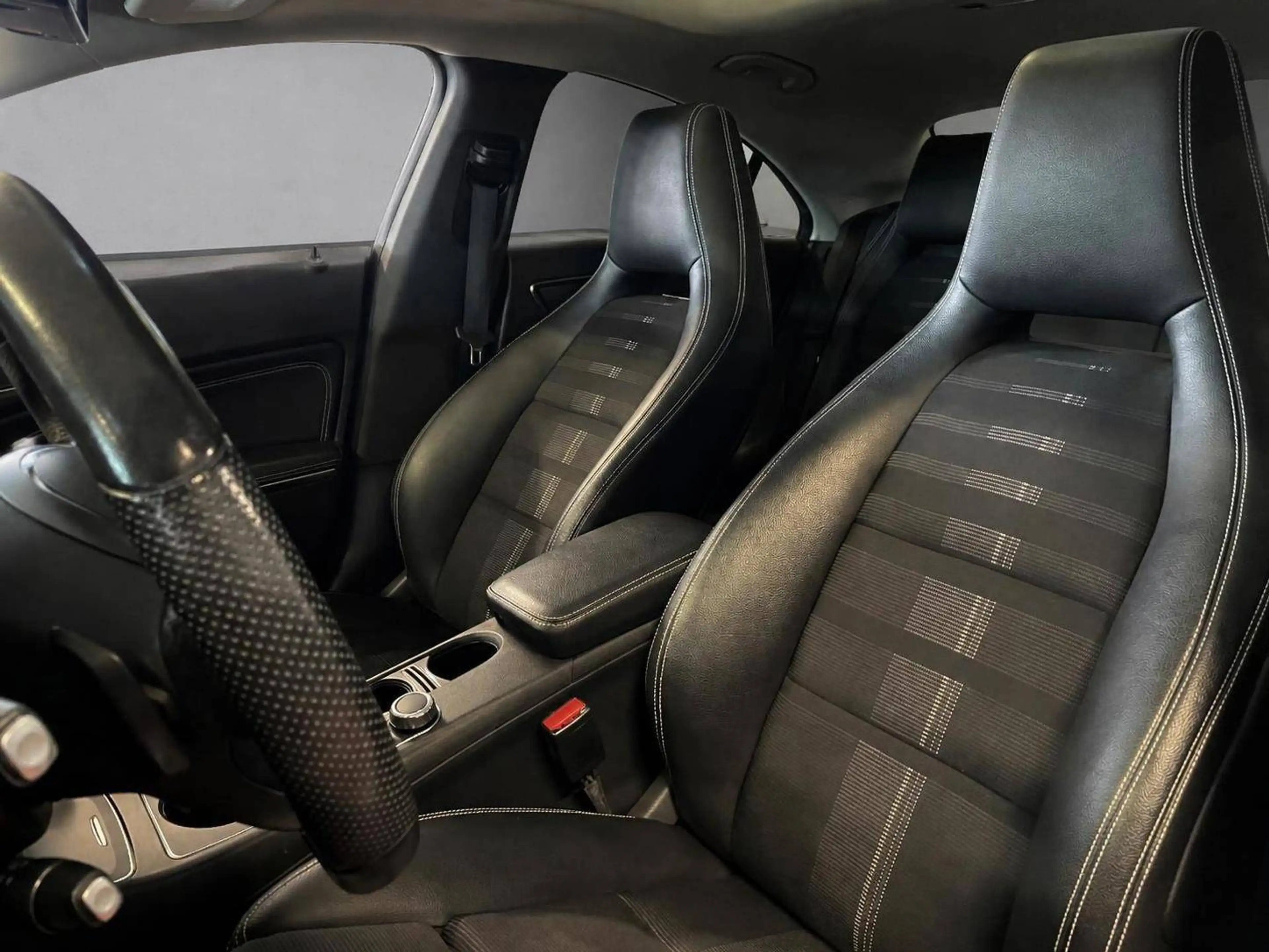 Mercedes-Benz CLA 200 CLA 200 CDI / d (117.308) — photo 10
