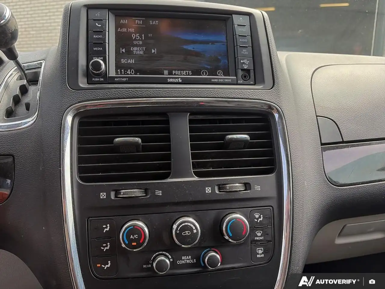 Dodge Grand Caravan photo Dodge Grand Caravan