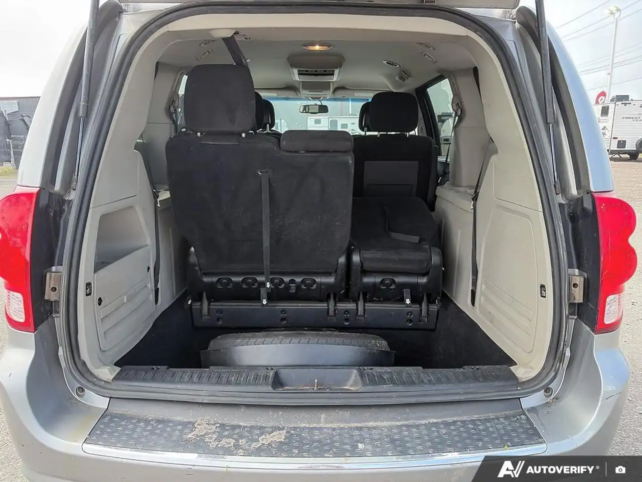 Dodge Grand Caravan photo Dodge Grand Caravan