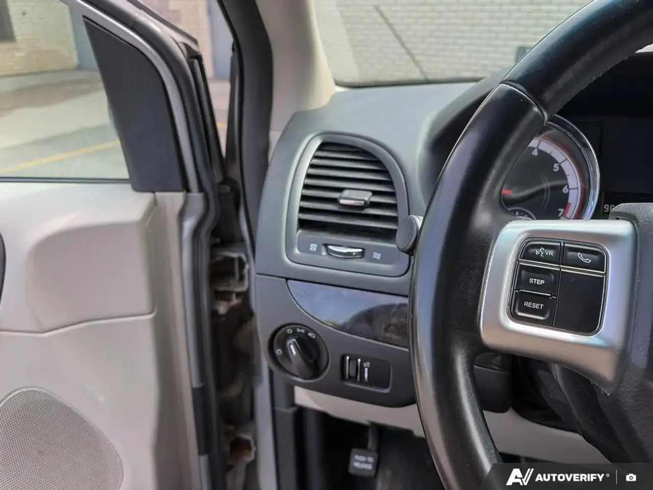 Dodge Grand Caravan photo Dodge Grand Caravan