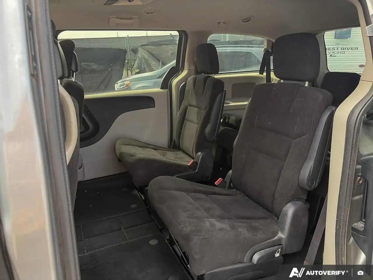 Dodge Grand Caravan photo Dodge Grand Caravan