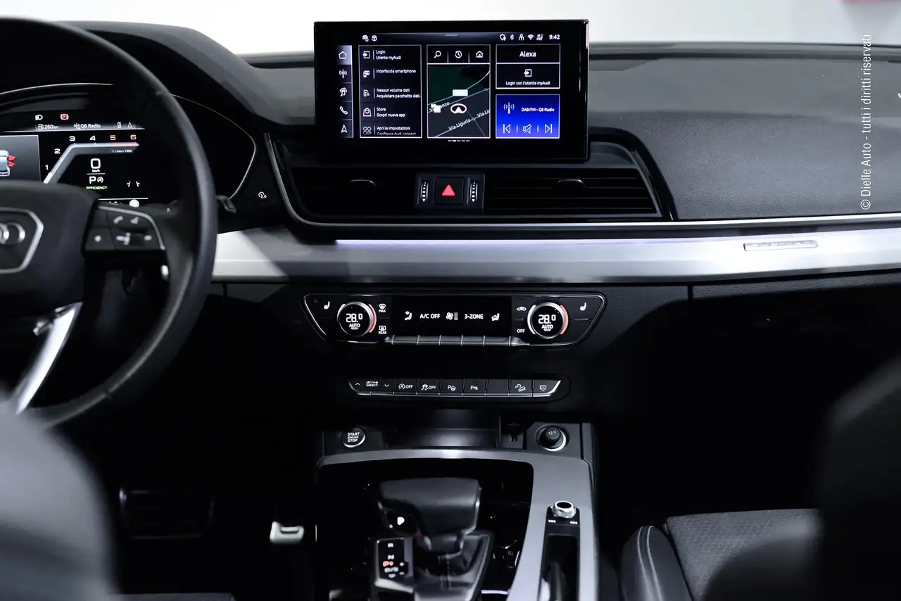Audi Q5 Q5 Sportback Black line edition 40 TDI quattro 204 CV Stronic 12