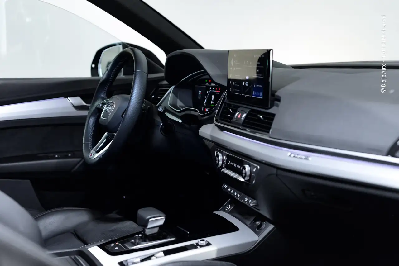 Audi Q5 Q5 Sportback Black line edition 40 TDI quattro 204 CV Stronic 10