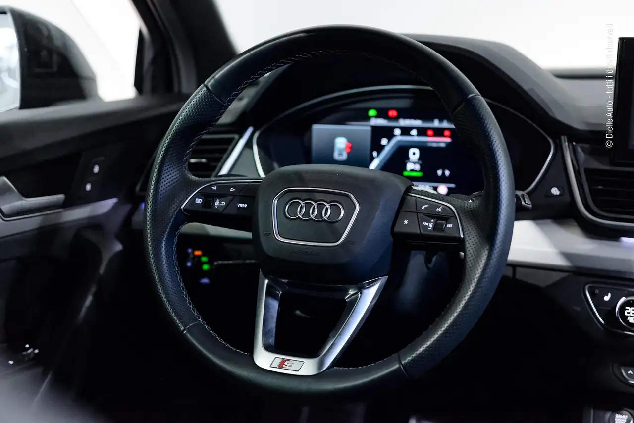 Audi Q5 Q5 Sportback Black line edition 40 TDI quattro 204 CV Stronic 16