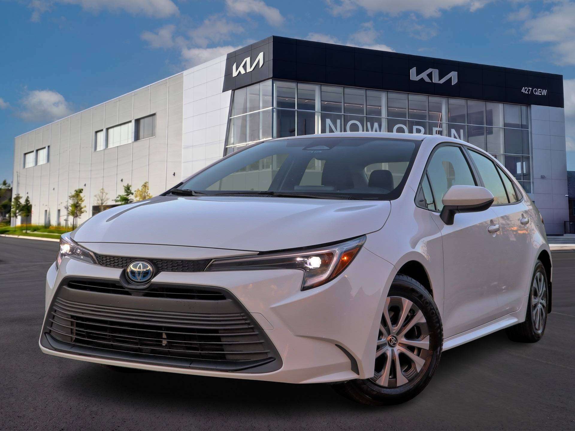White 2025 Toyota Corolla Hybrid Sedan Front-Wheel Drive 