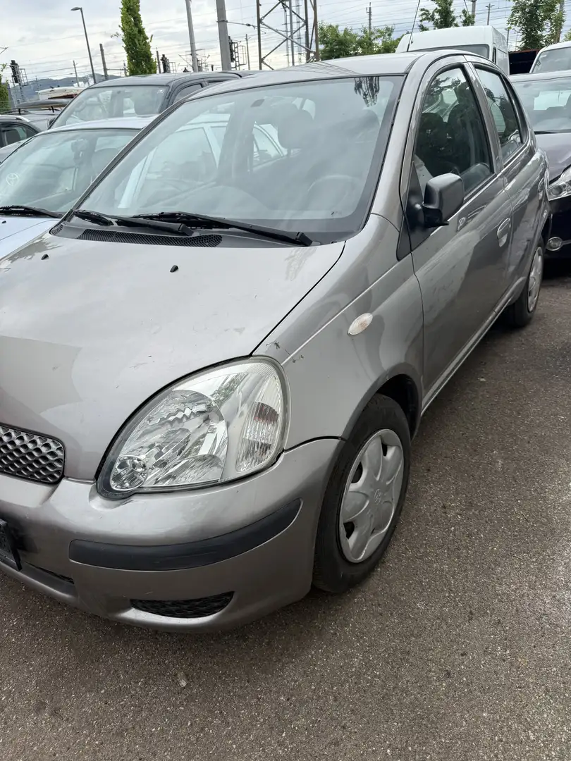 Toyota Yaris 1,0 VVT-i Linea Terra - 1
