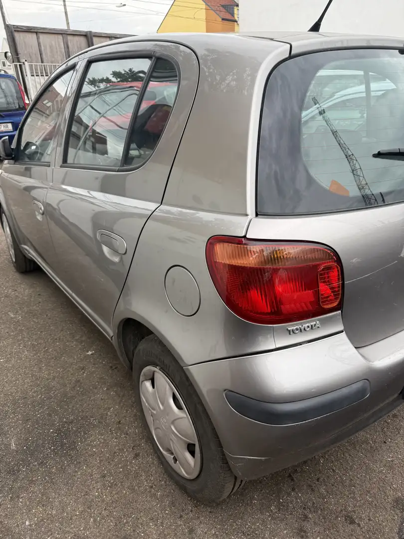 Toyota Yaris 1,0 VVT-i Linea Terra - 2