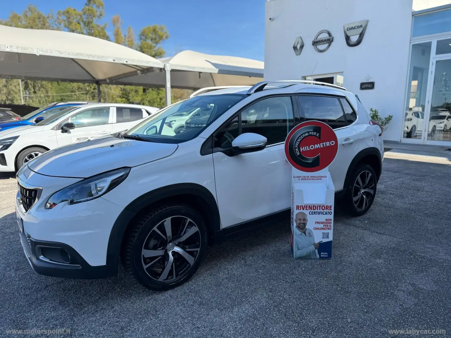Peugeot 2008 BlueHDi 100 S&S Black Matt Bianco - 1