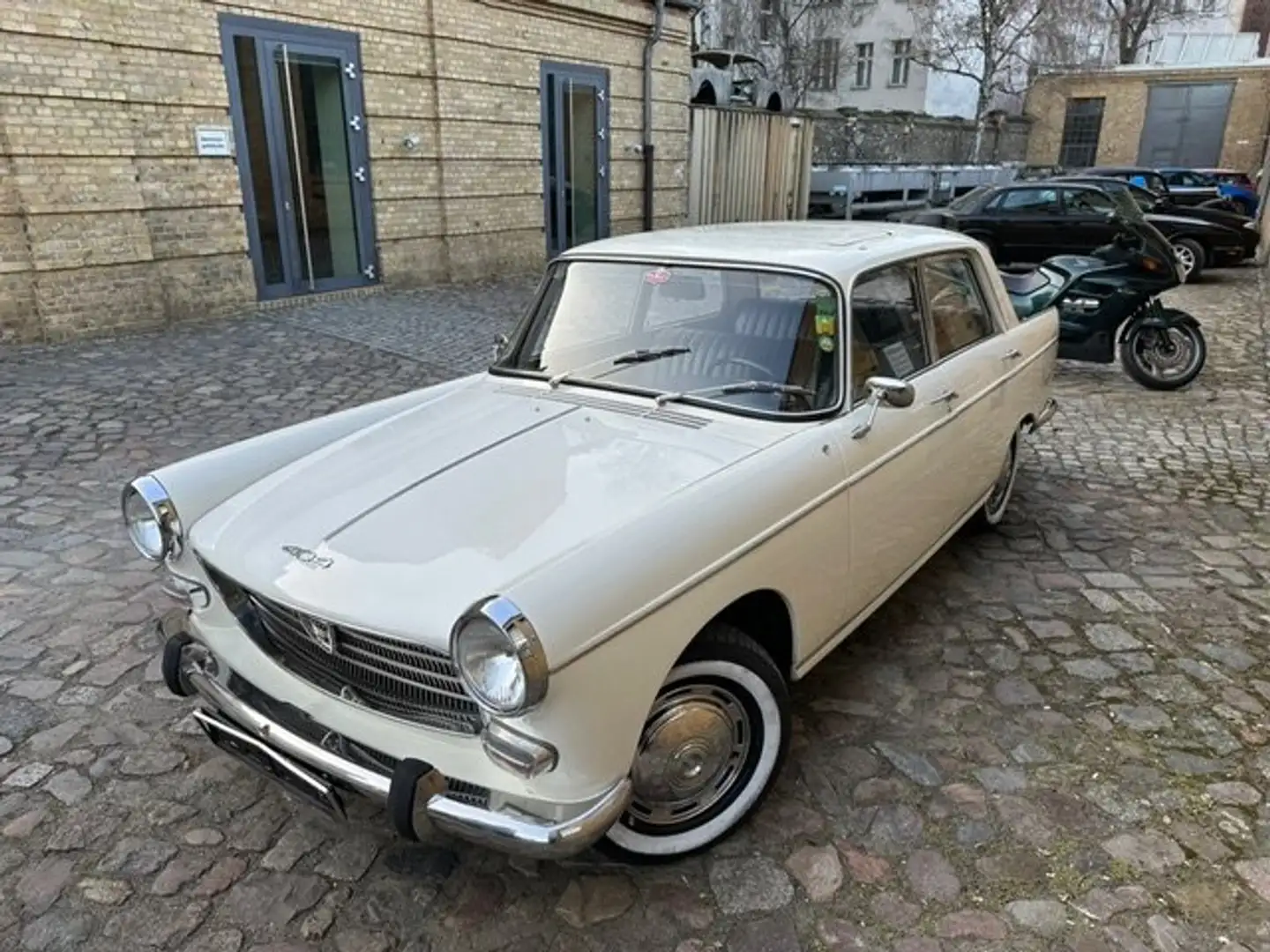 Peugeot 404 Super Luxe Automatique *Frame-off-Rest. in 2000 Bianco - 2