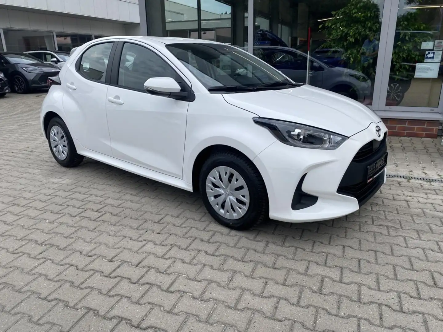 Toyota Yaris 1.5 Dual-VVT-iE (Hybrid) Business Edition*Pflegedi Weiß - 2