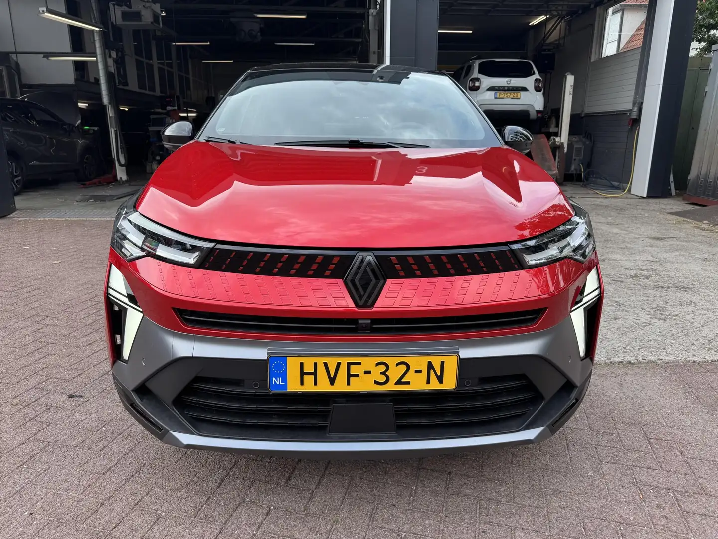 Renault Captur 1.6 E-Tech 145 esprit Alpine+Pack Light&Sound!! Rood - 2