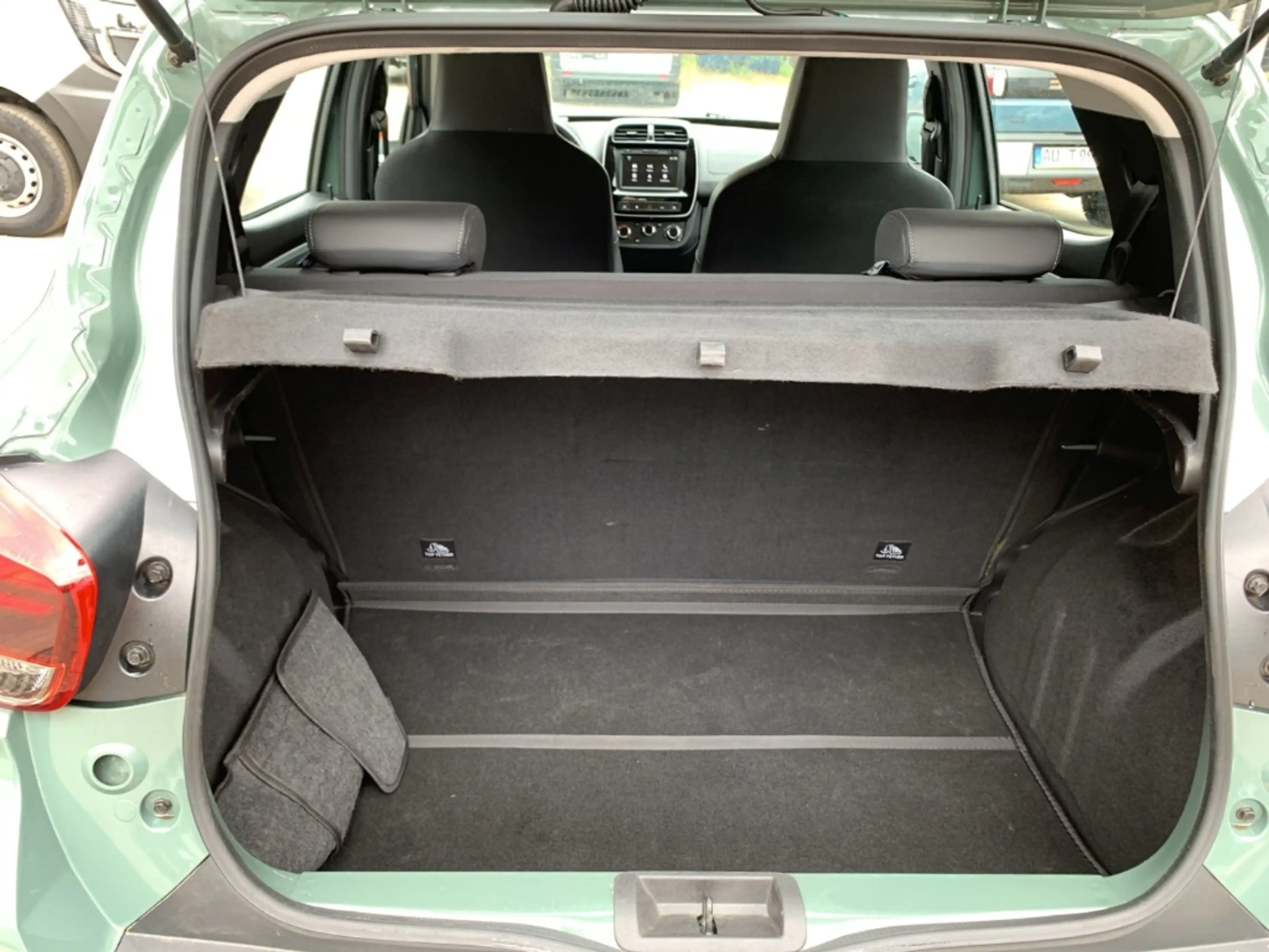 Dacia Spring ESSENTIAL ELECTRIC Essential Electric 45 NAVI+KLIM — photo 12