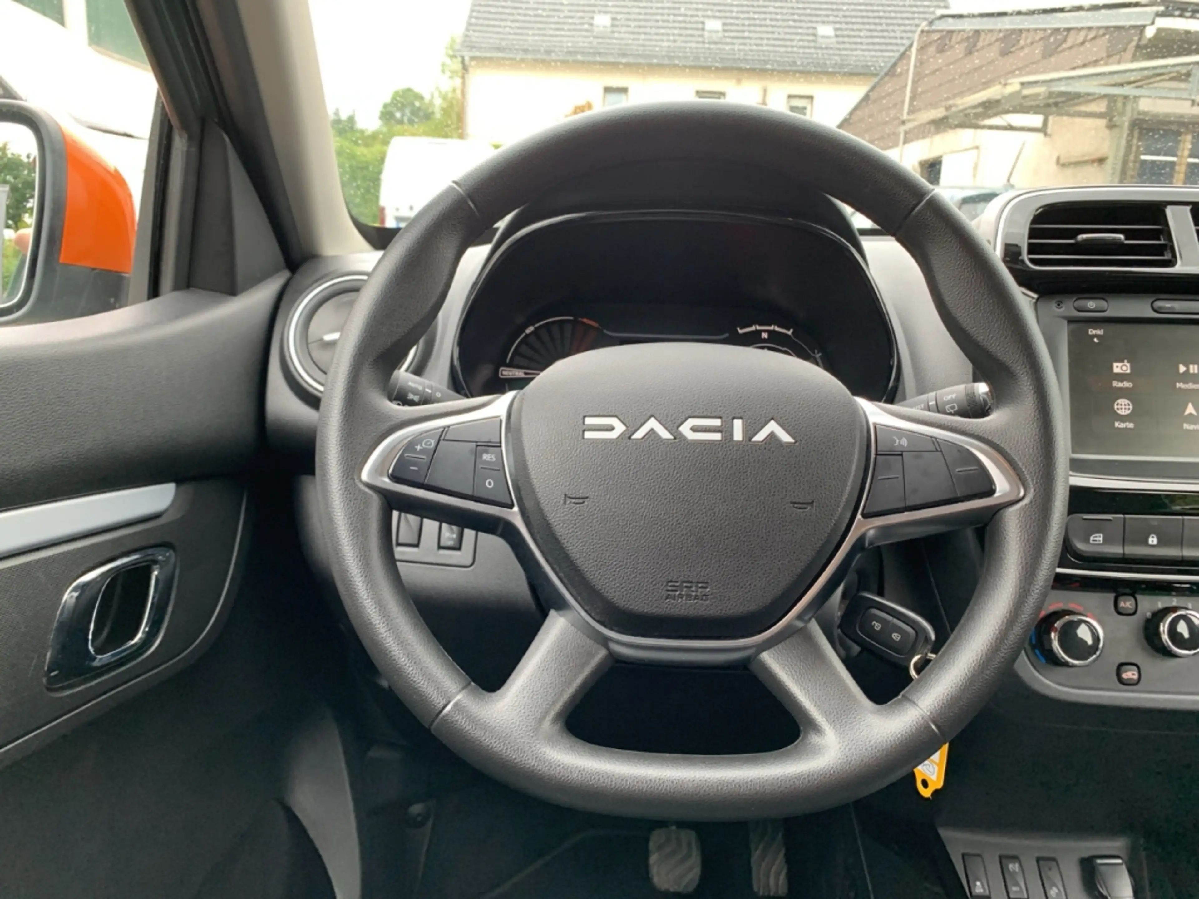 Dacia Spring ESSENTIAL ELECTRIC Essential Electric 45 NAVI+KLIM — photo 15