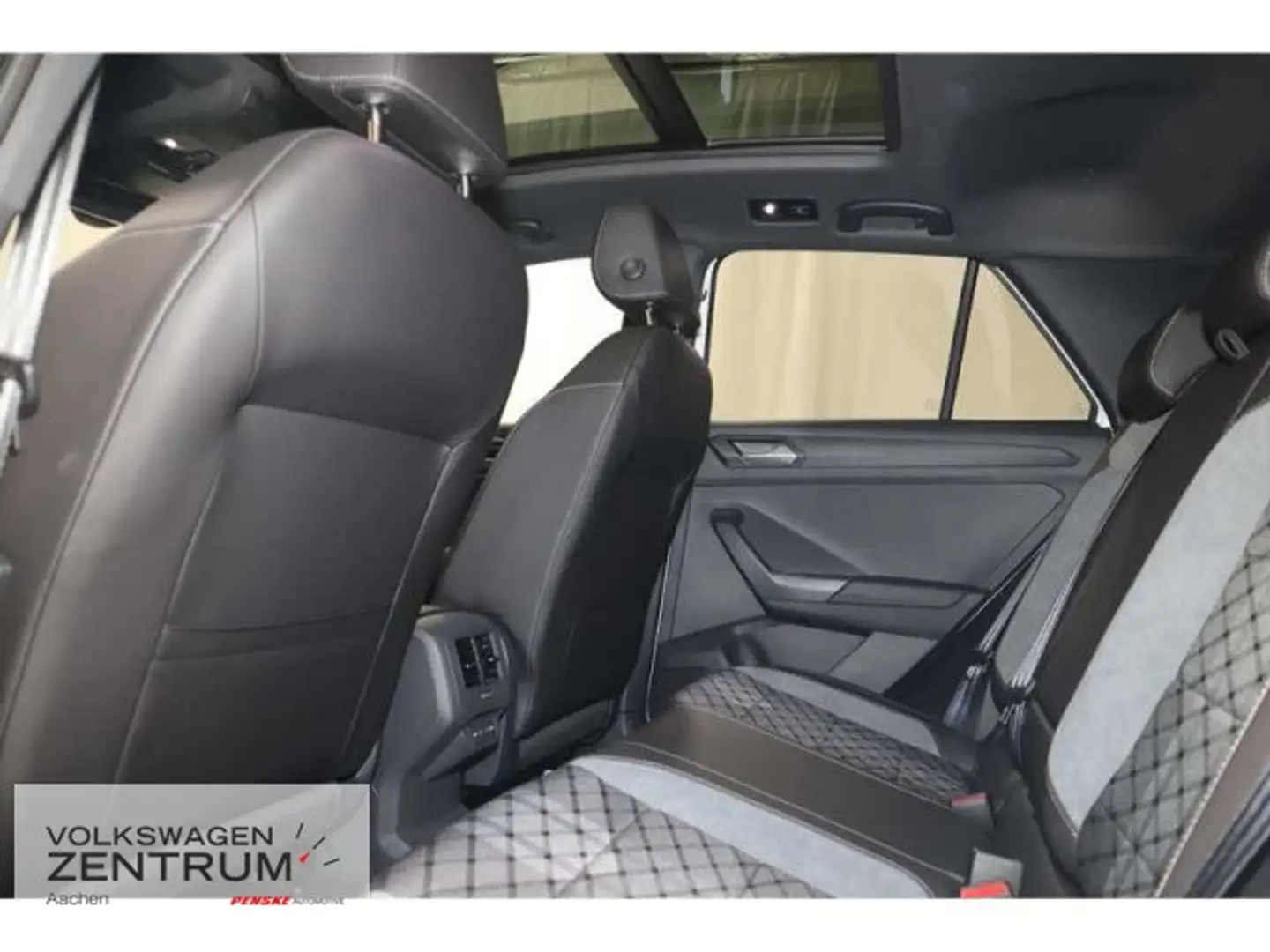 Volkswagen T-Roc 1.5 TSI R-Line *ACC*PANO*RFK*LED Weiß - 2