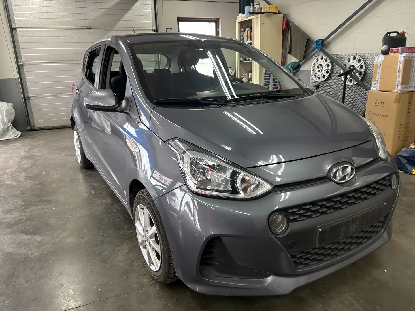 Hyundai i10 i10 1.0i Air (EU6d-TEMP) Gris - 2