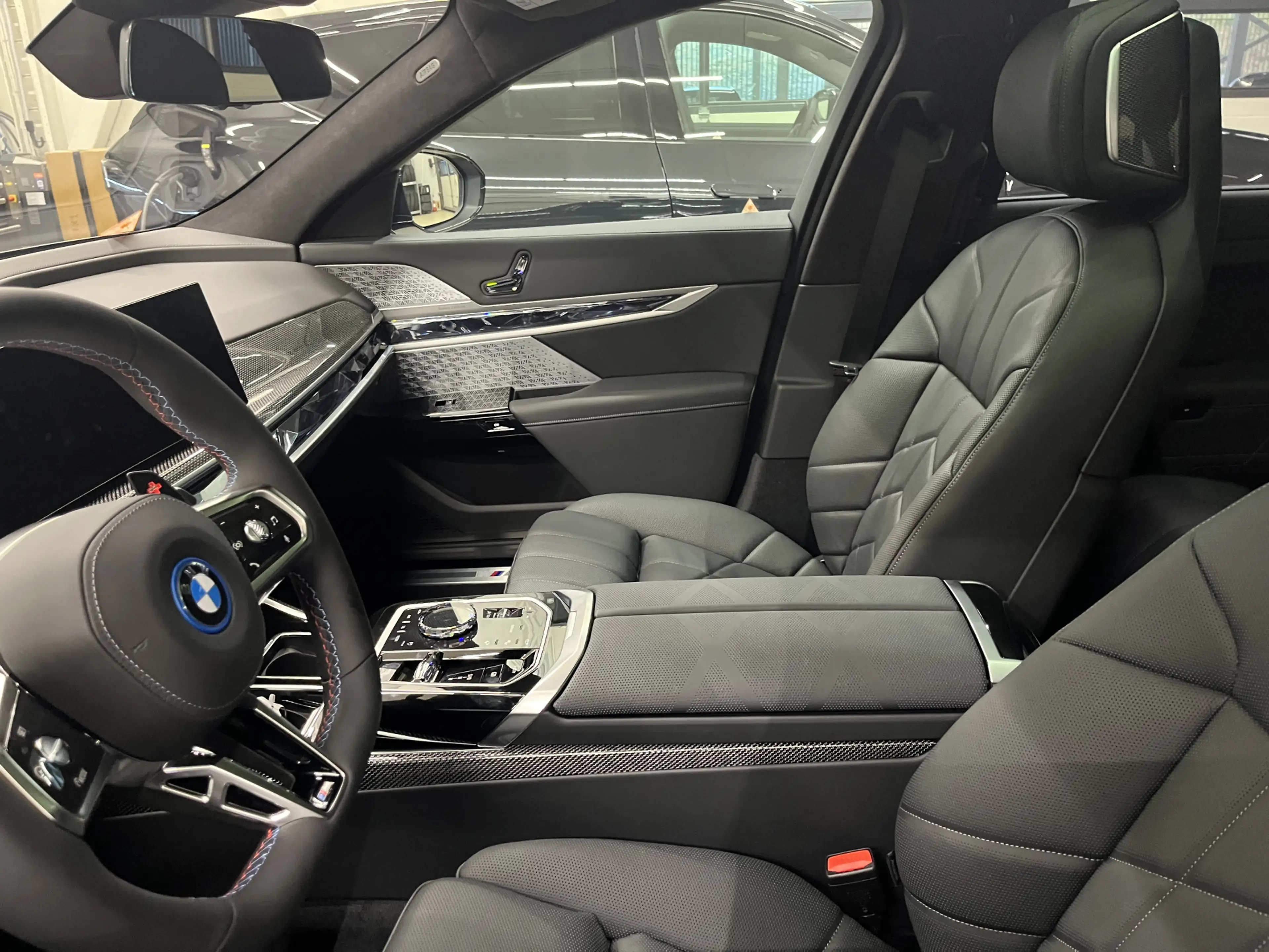 BMW 760 7-serie M760e xDrive — photo 4