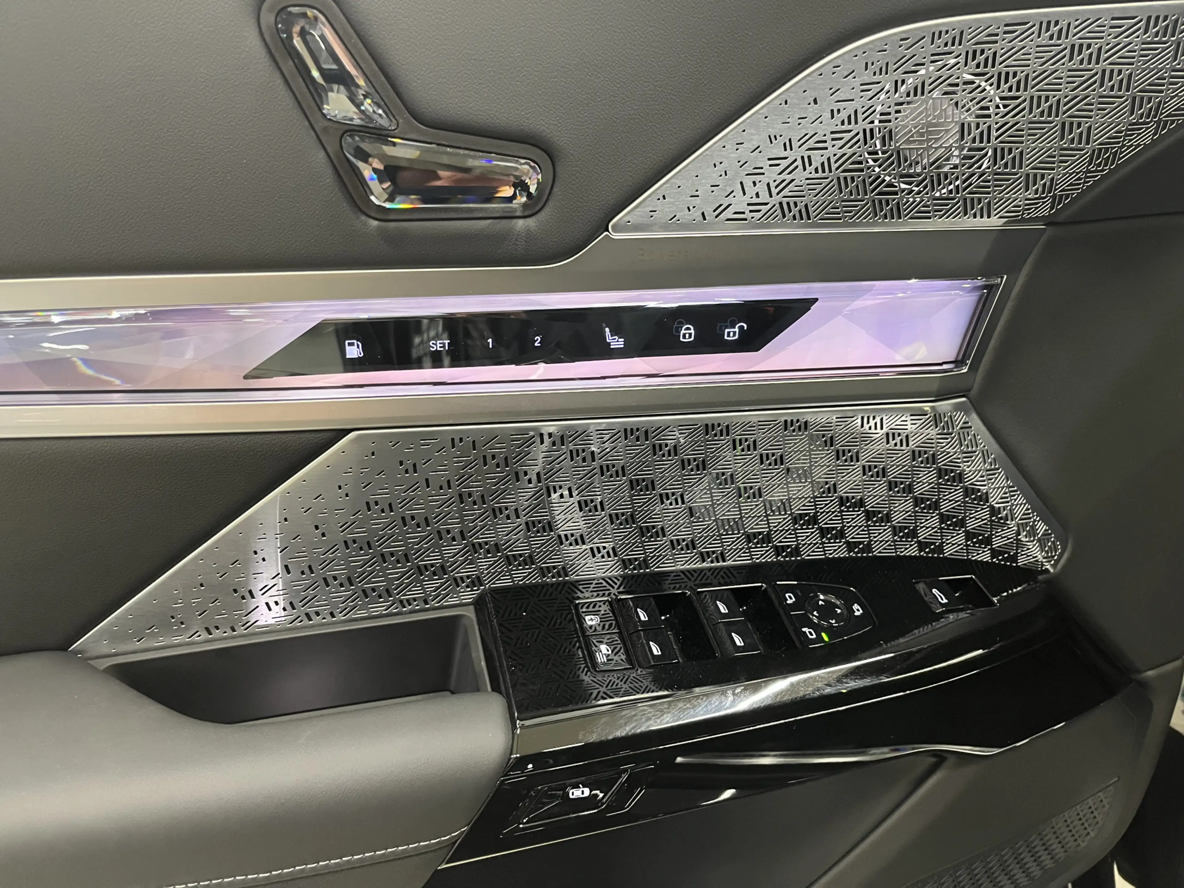 BMW 760 7-serie M760e xDrive — photo 8
