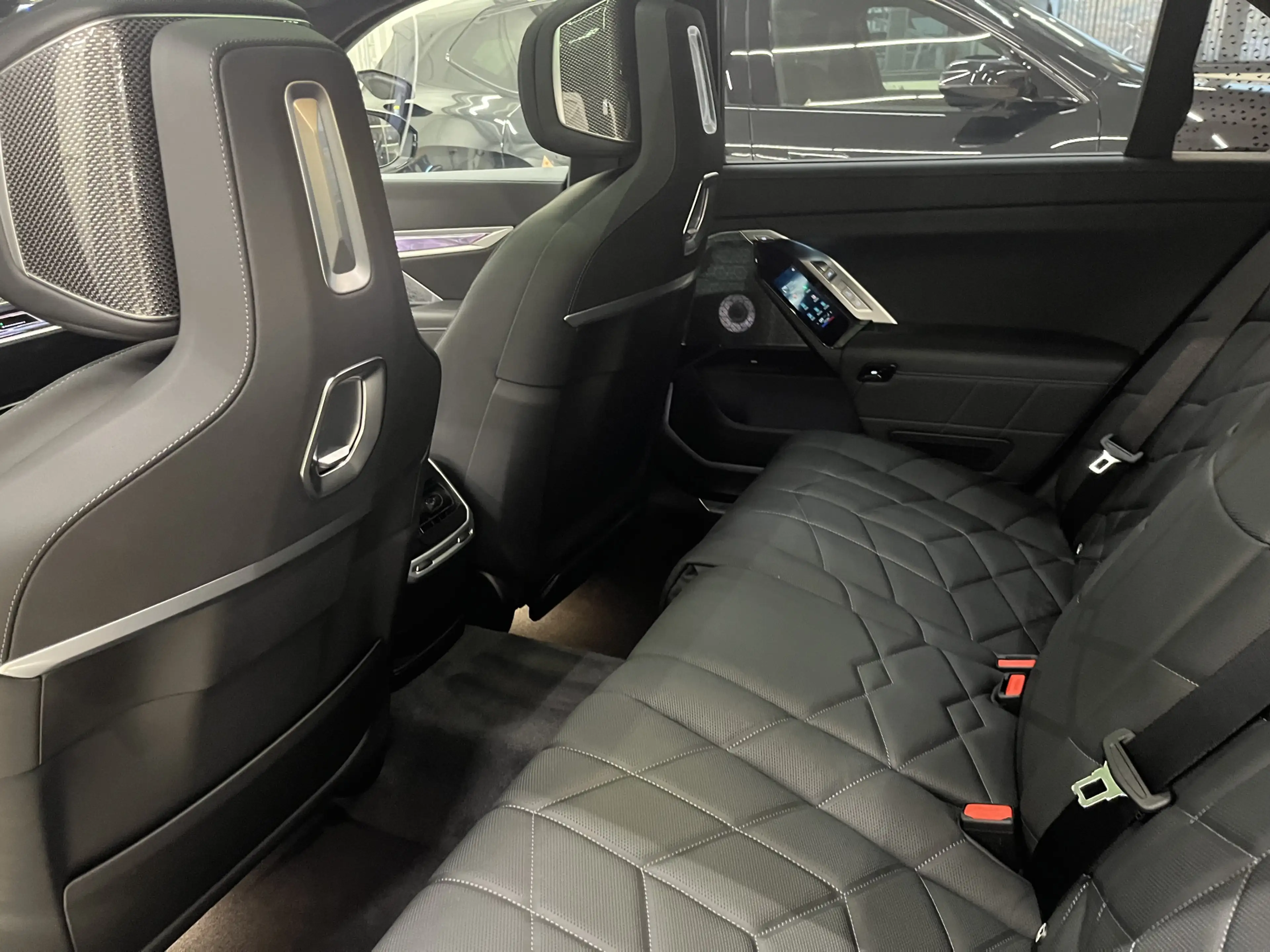 BMW 760 7-serie M760e xDrive — photo 10