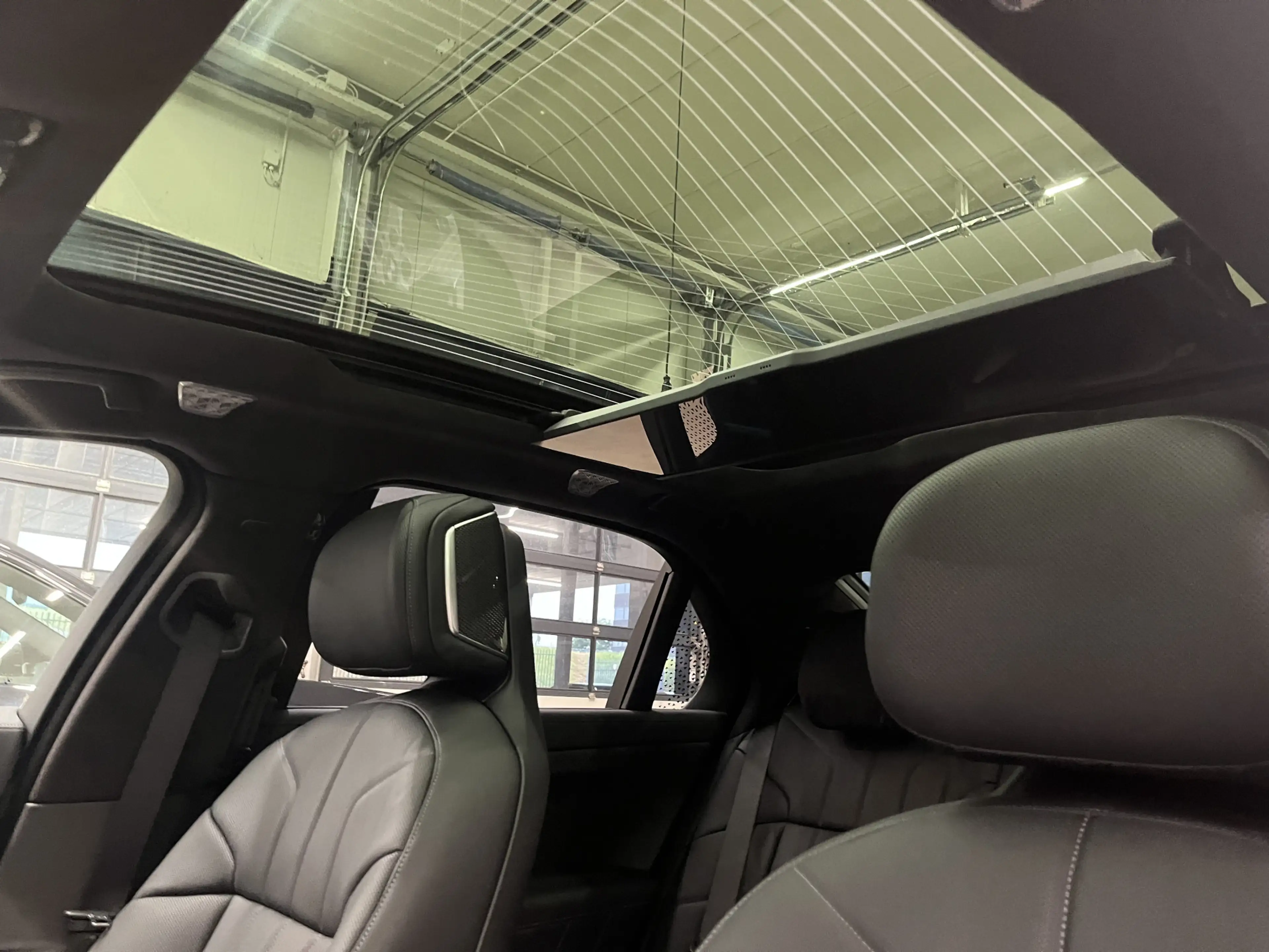 BMW 760 7-serie M760e xDrive — photo 11