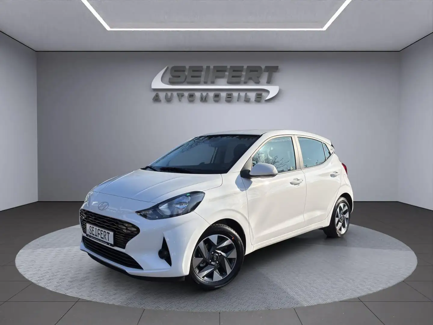 Hyundai i10 1.2 79PS I TREND inkl. KOMFORTPAKET I NAVI I RFK I Blanco - 1