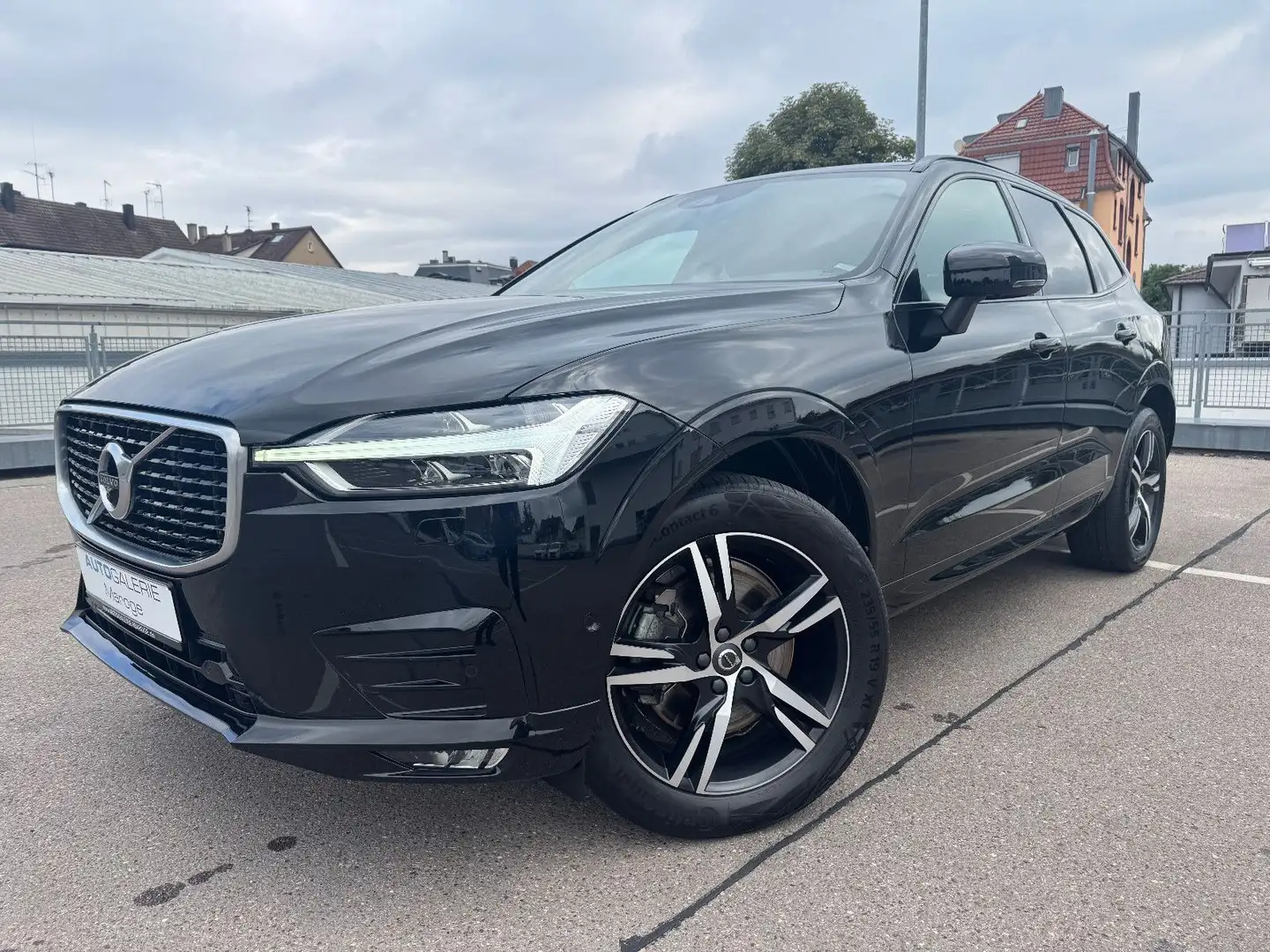Volvo XC60 R Design AWD PANO/AHK/HUD/360°/LEDER/LED Noir - 1