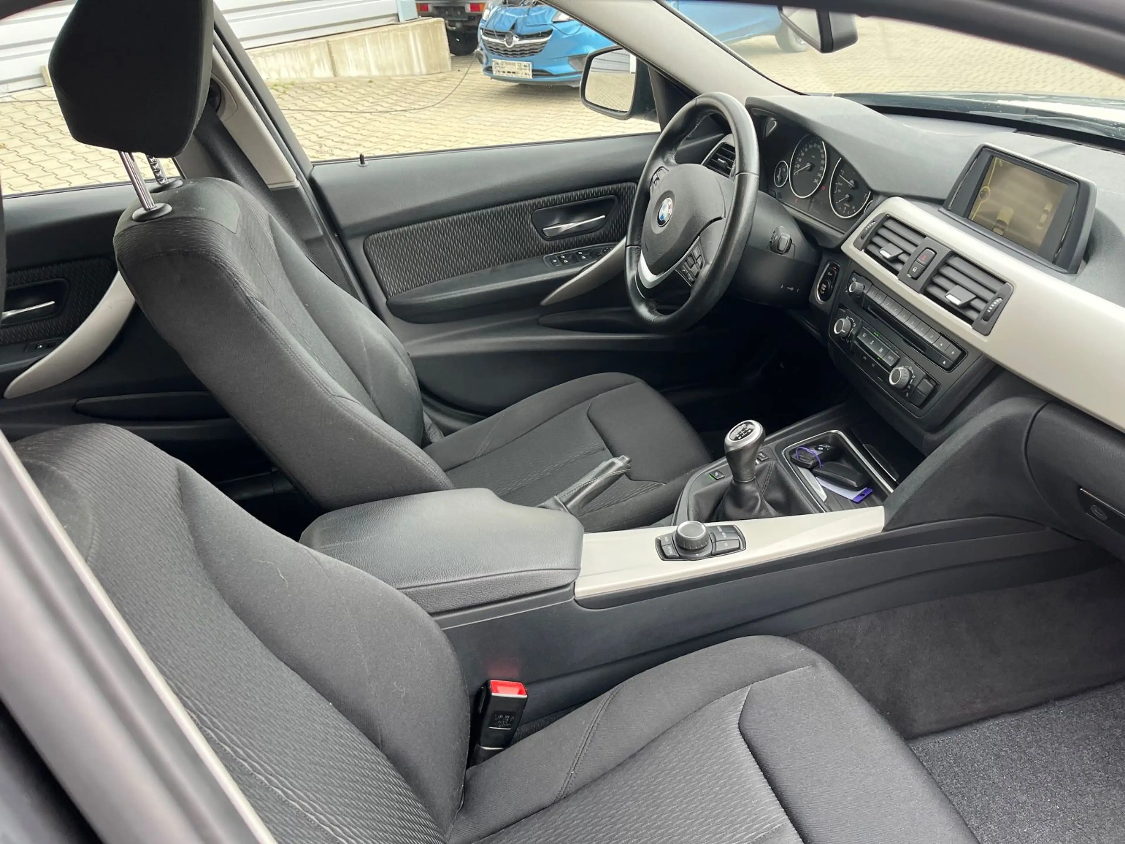BMW 316 i Limo 1.Hand 8-fach EURO6 TÜV neu — photo 12