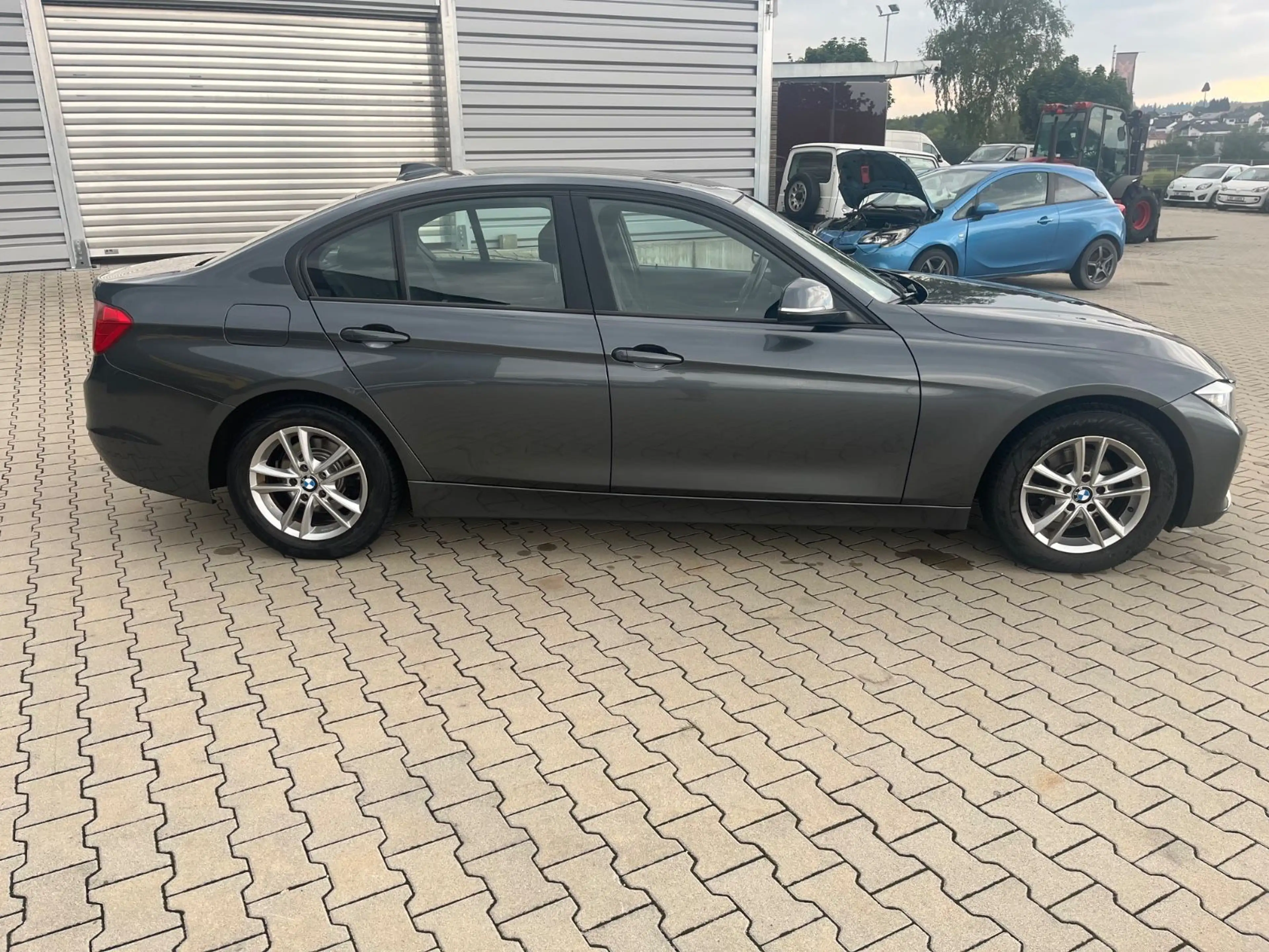 BMW 316 i Limo 1.Hand 8-fach EURO6 TÜV neu — photo 5