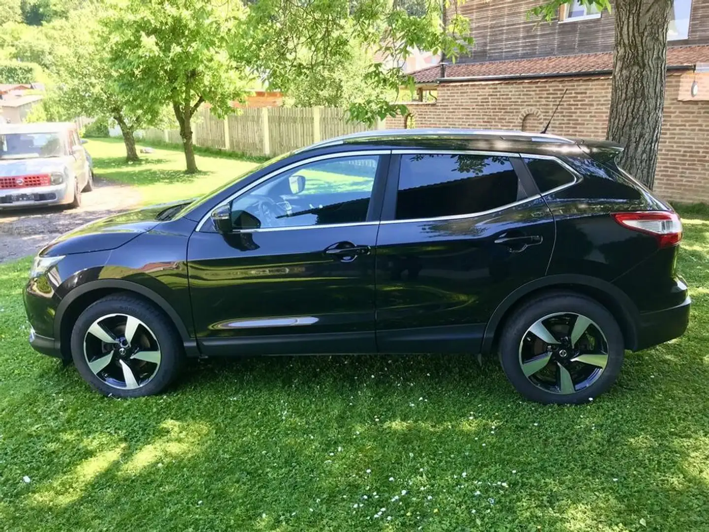 Nissan Qashqai 360° X-Tronic ''Theresa'' Schwarz - 2