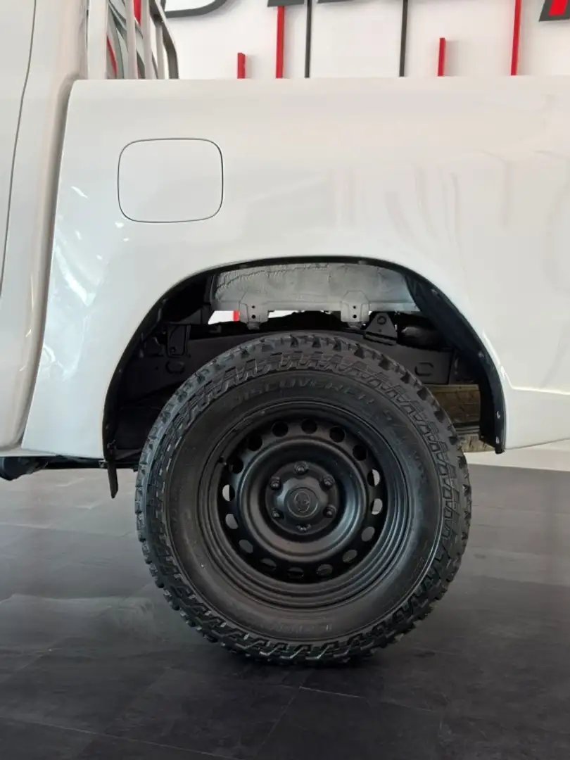 Toyota Hilux Cabina Doble GX Blanco - 2