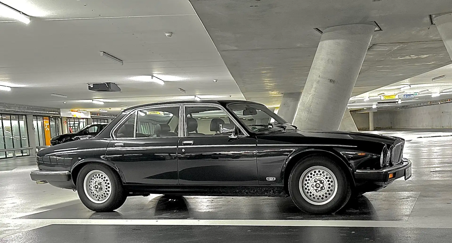 Jaguar XJ12 Daimler Double Six Blau - 1