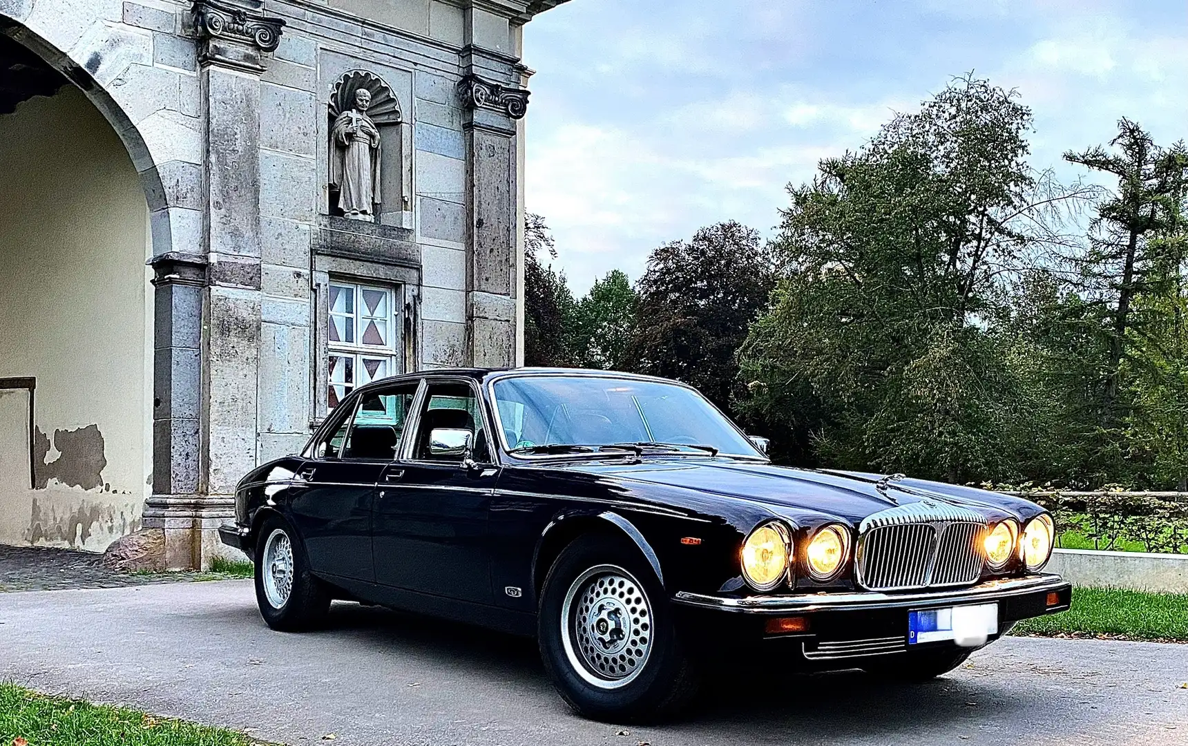 Jaguar XJ12 Daimler Double Six Blau - 2