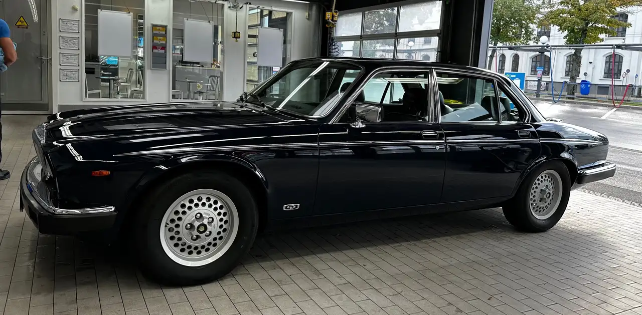 Jaguar XJ12 Daimler Double Six - H-Kennzeichen, foto 3