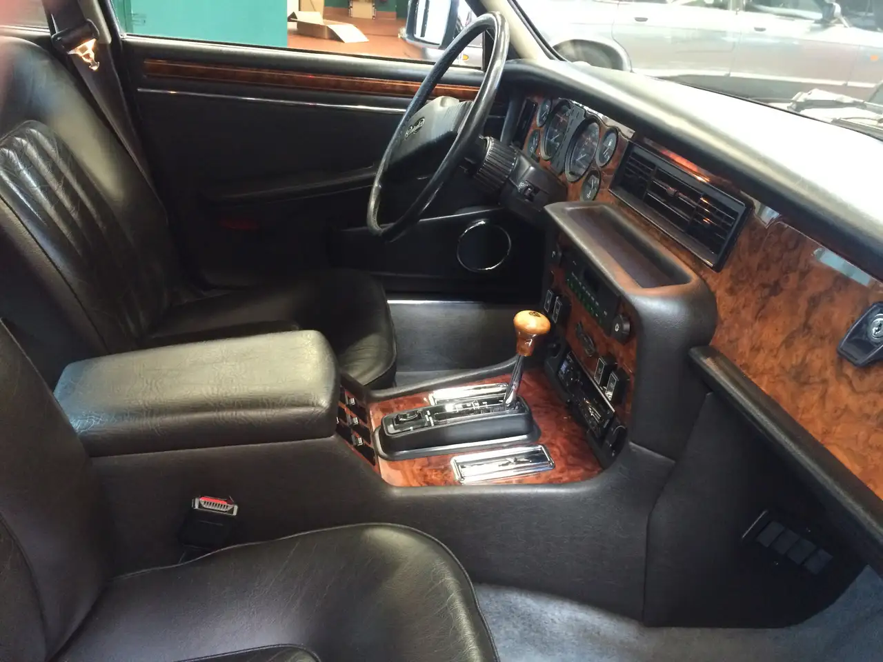 Jaguar XJ12 Daimler Double Six - H-Kennzeichen, foto 6