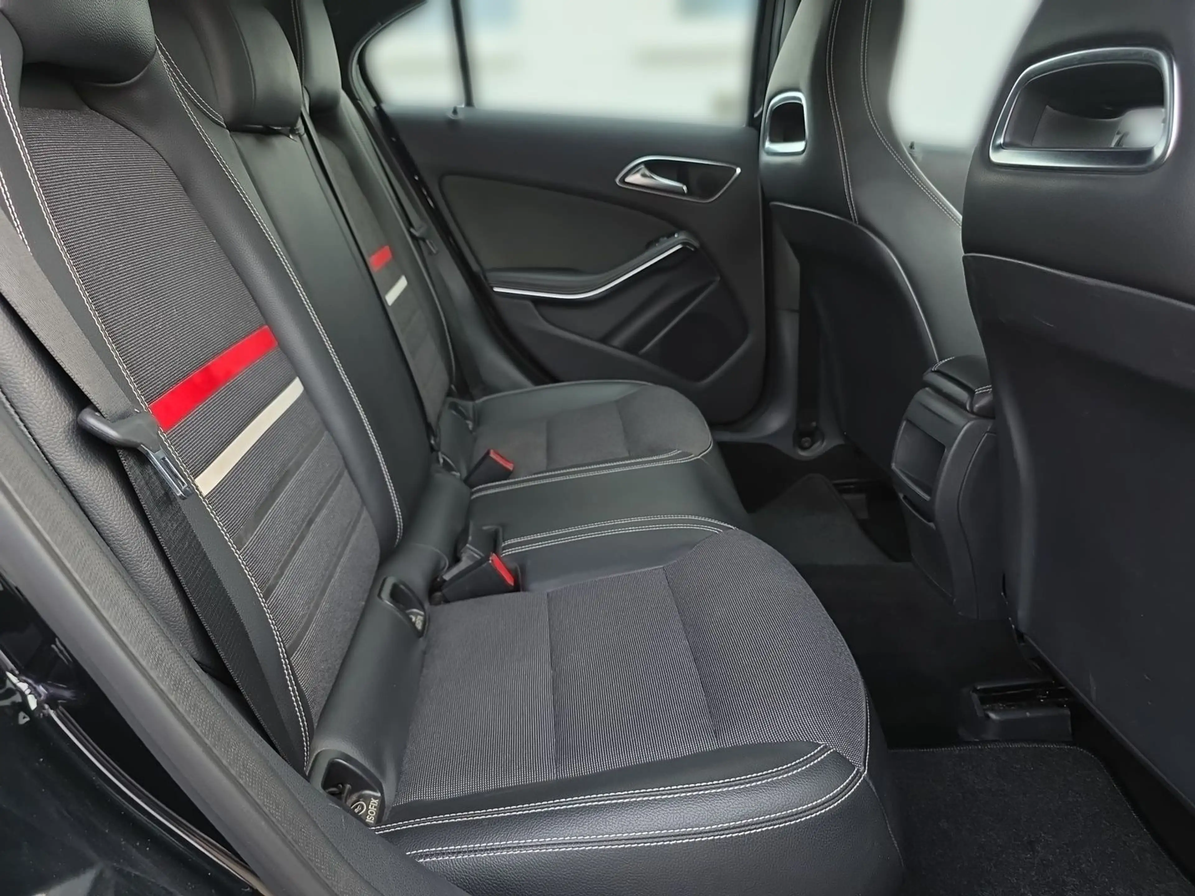 Mercedes-Benz A 180 A180 BlueEfficiency Sitzheizung AHK Teilleder — photo 13