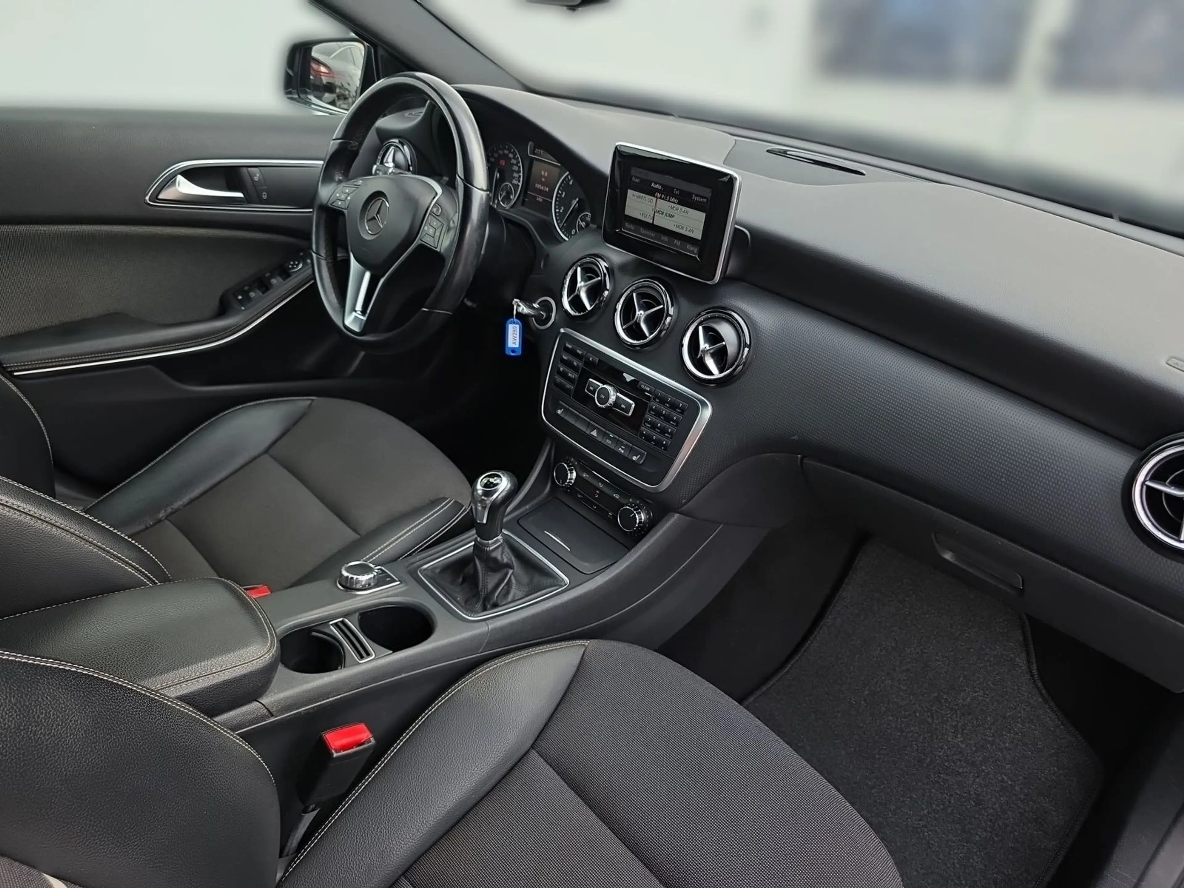 Mercedes-Benz A 180 A180 BlueEfficiency Sitzheizung AHK Teilleder — photo 14