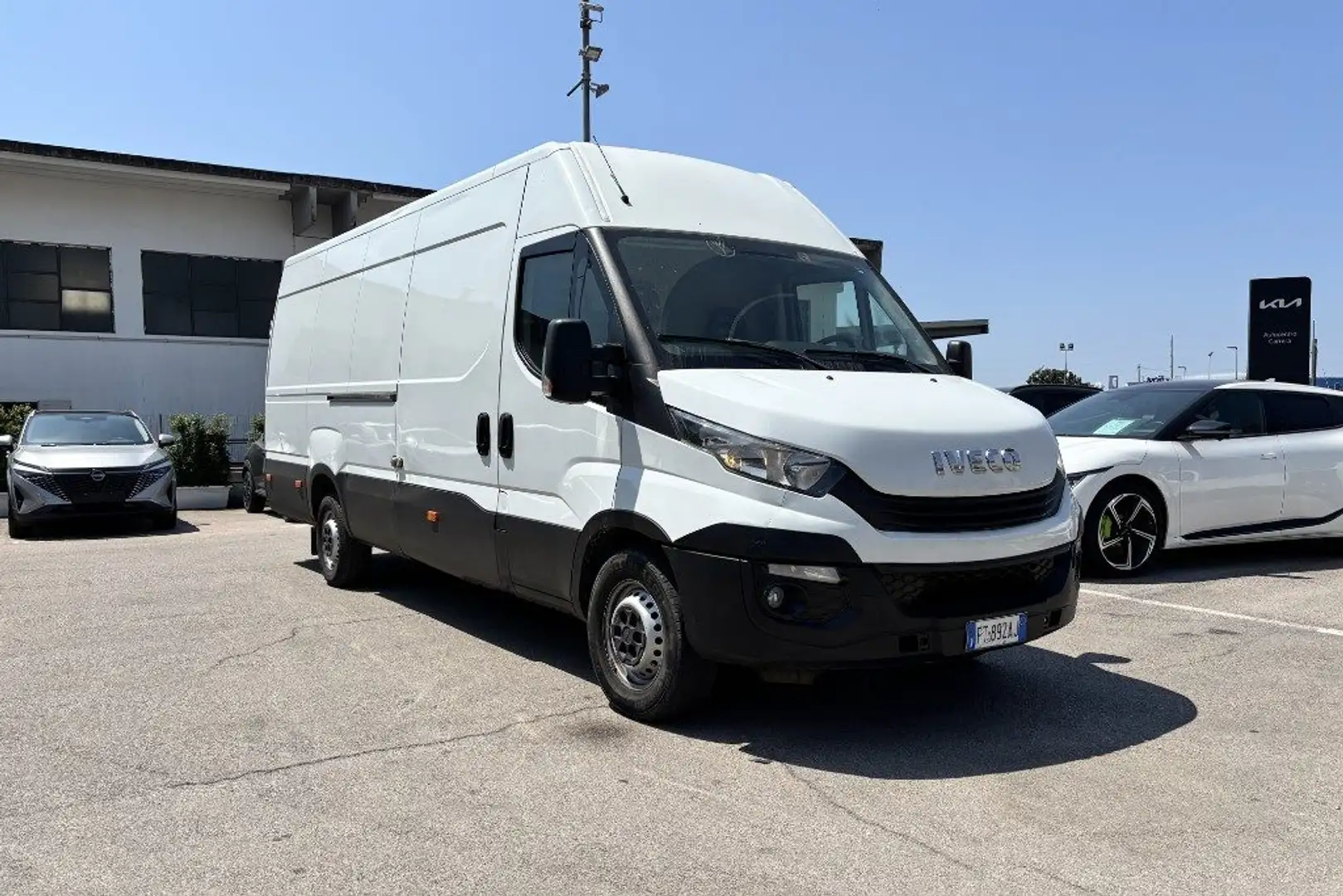 Iveco Daily Daily 35s14sv 2.3hpt Plm-tm Furgone Blue Power Bianco - 1
