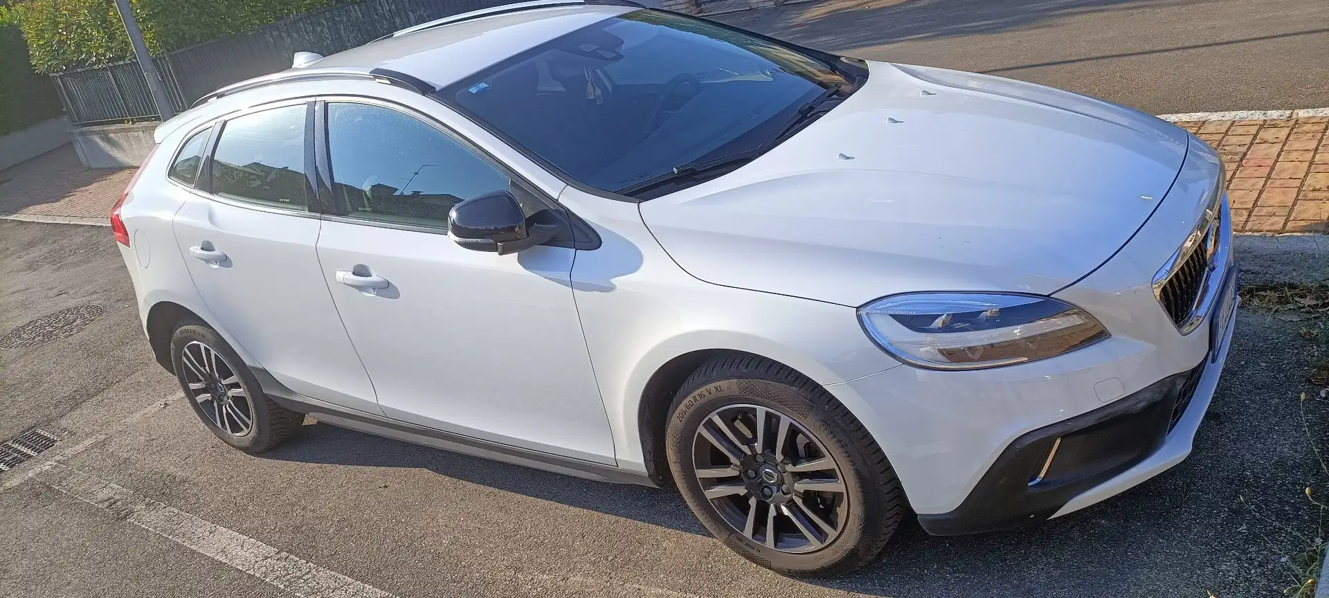 Volvo V40 Cross Country 2.0 d2 Business Plus my19 - 1