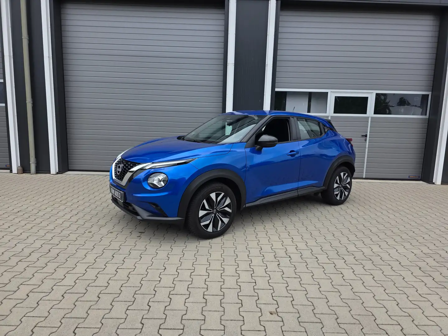 Nissan Juke 1.0 DIG-T Acenta Modrá - 2