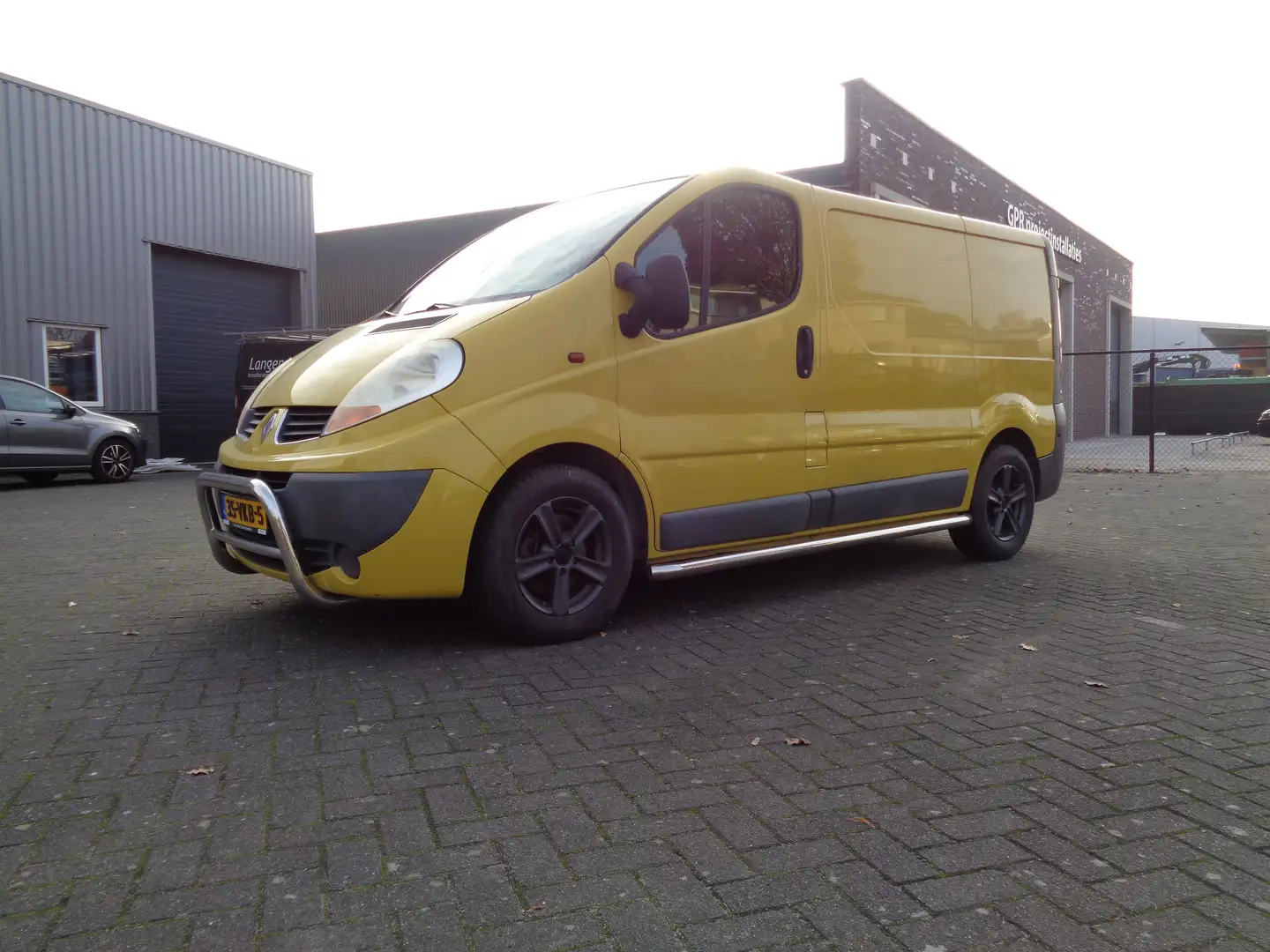 Renault Trafic 2.5 dCi T27 L1H1 Geel - 1