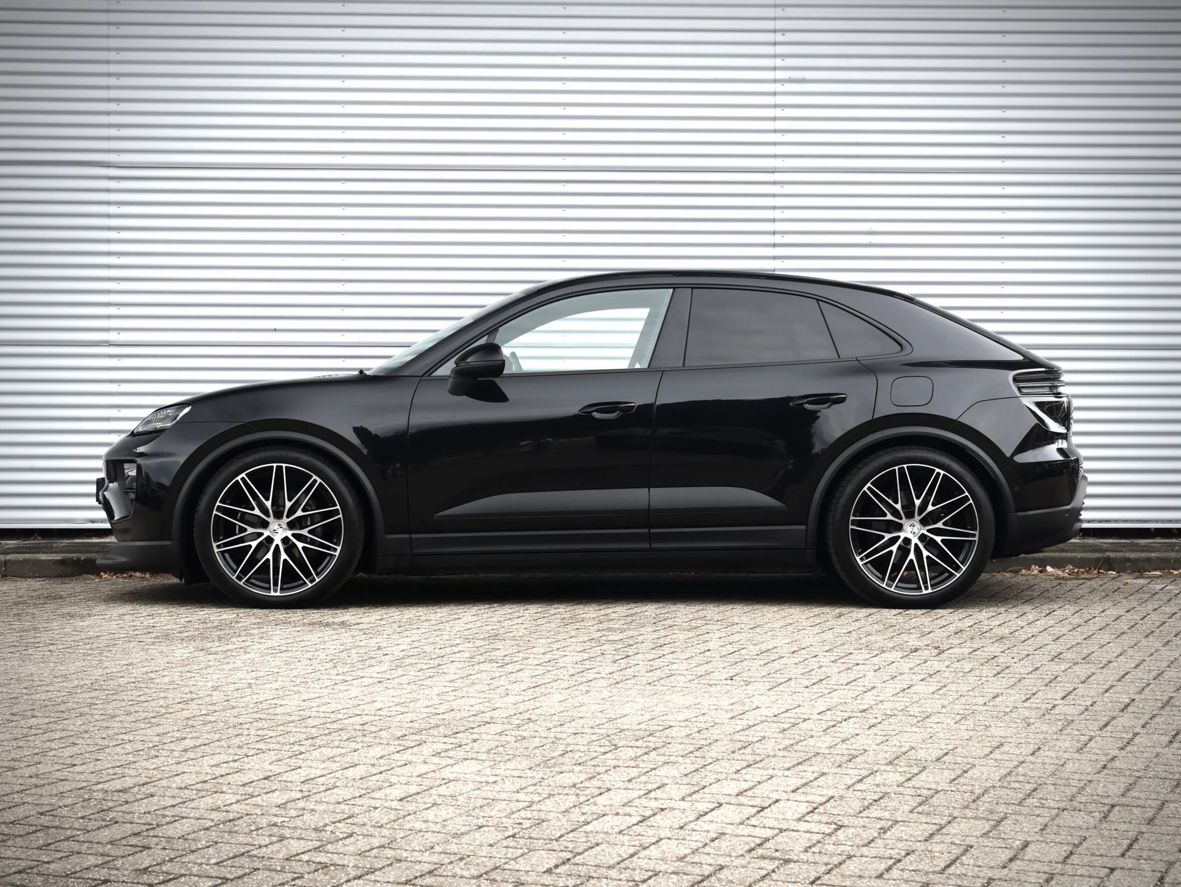 Porsche Macan 4 100kWh | Pano | Luchtvering | PDLS | Sport Chron — photo 12