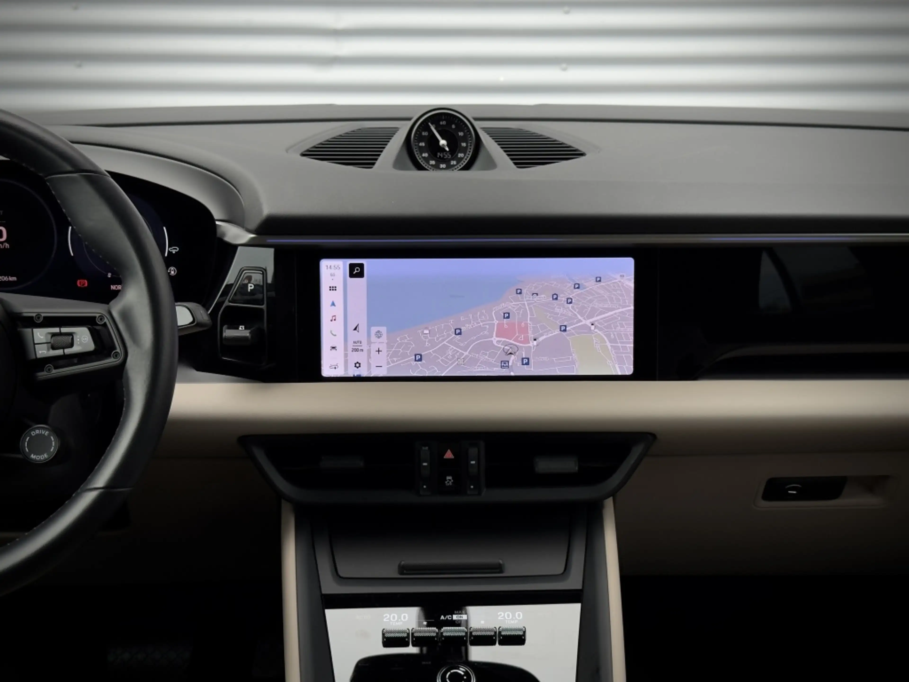 Porsche Macan 4 100kWh | Pano | Luchtvering | PDLS | Sport Chron — photo 18