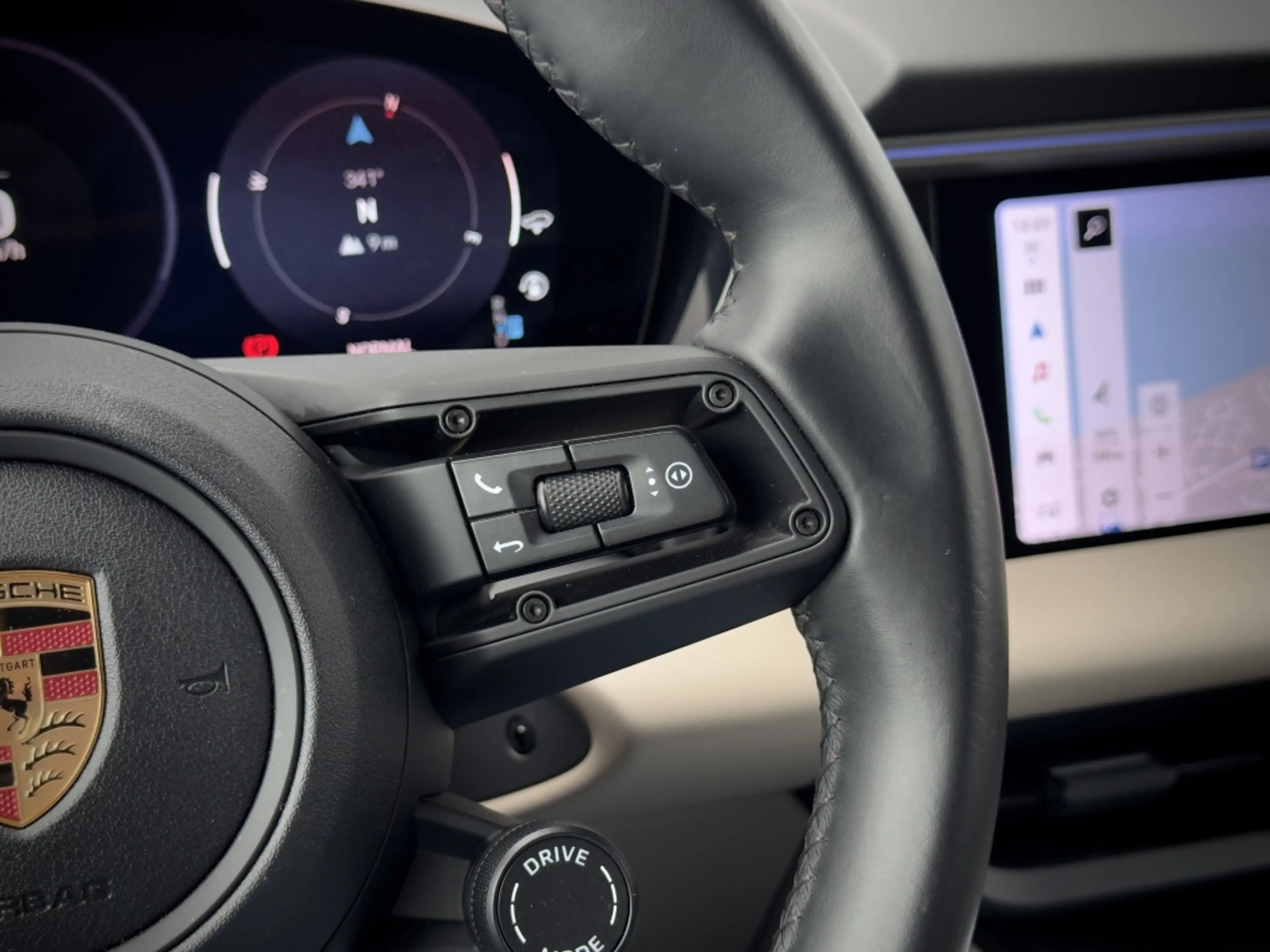 Porsche Macan 4 100kWh | Pano | Luchtvering | PDLS | Sport Chron — photo 41