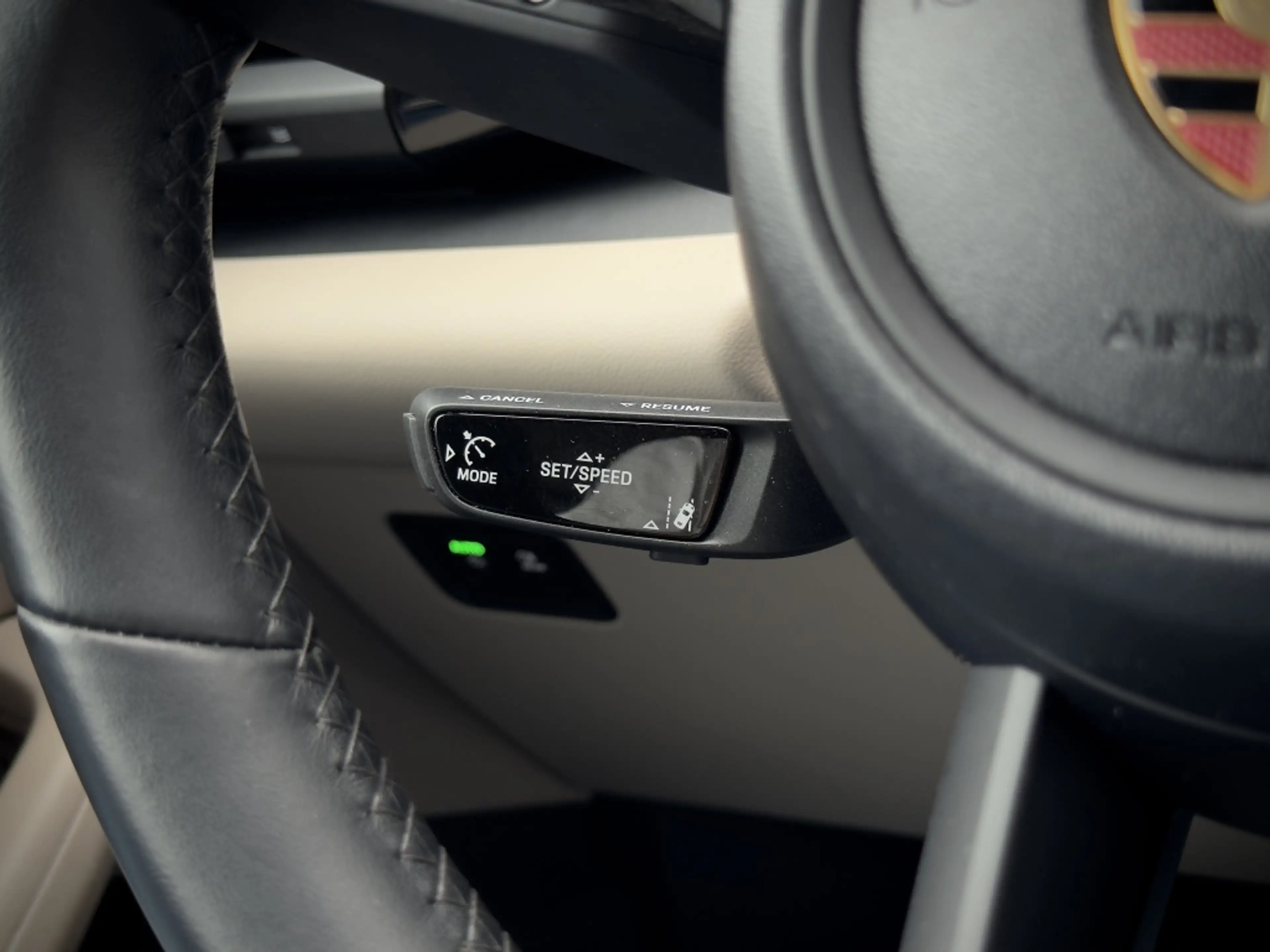 Porsche Macan 4 100kWh | Pano | Luchtvering | PDLS | Sport Chron — photo 43