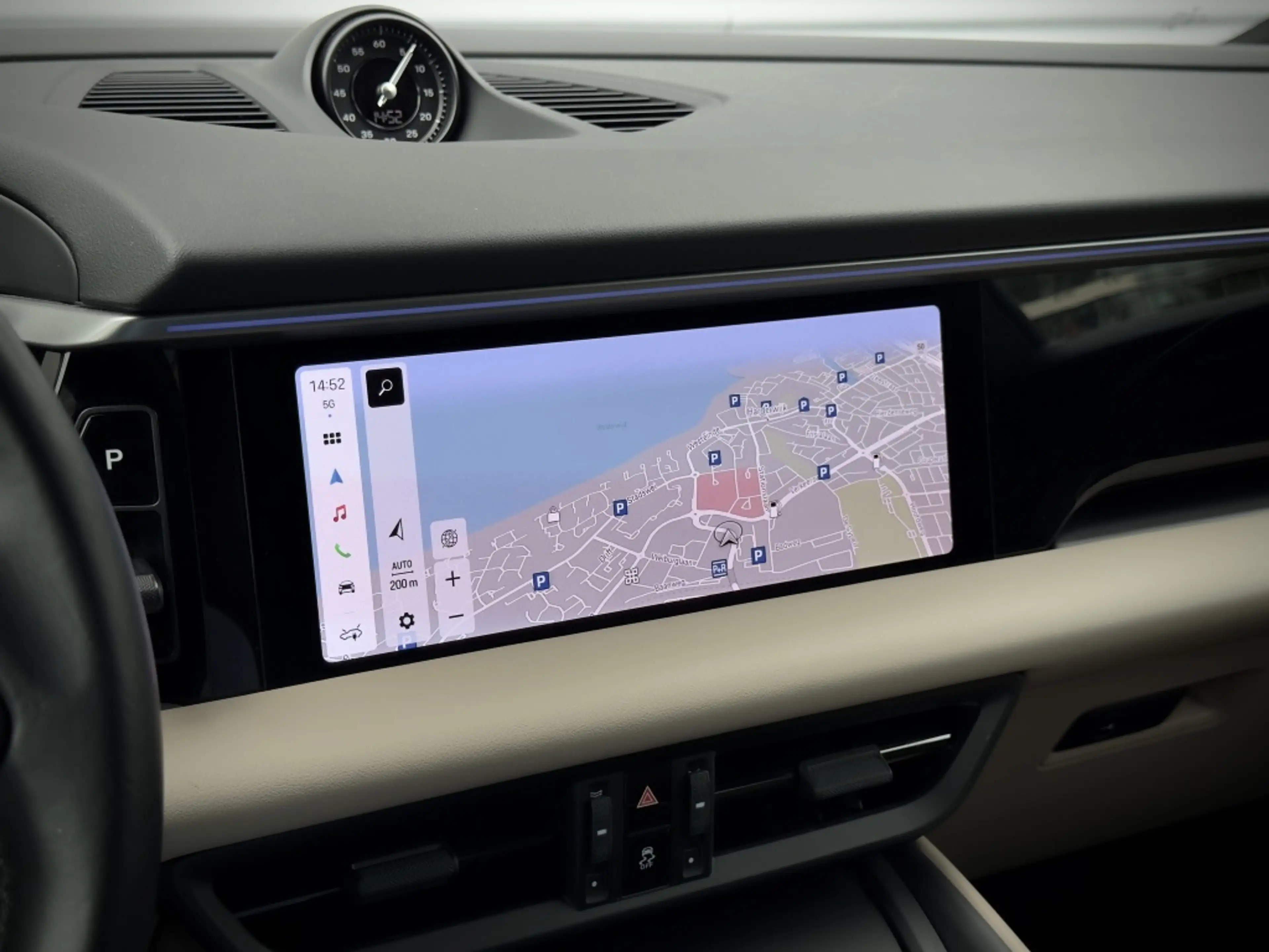 Porsche Macan 4 100kWh | Pano | Luchtvering | PDLS | Sport Chron — photo 19