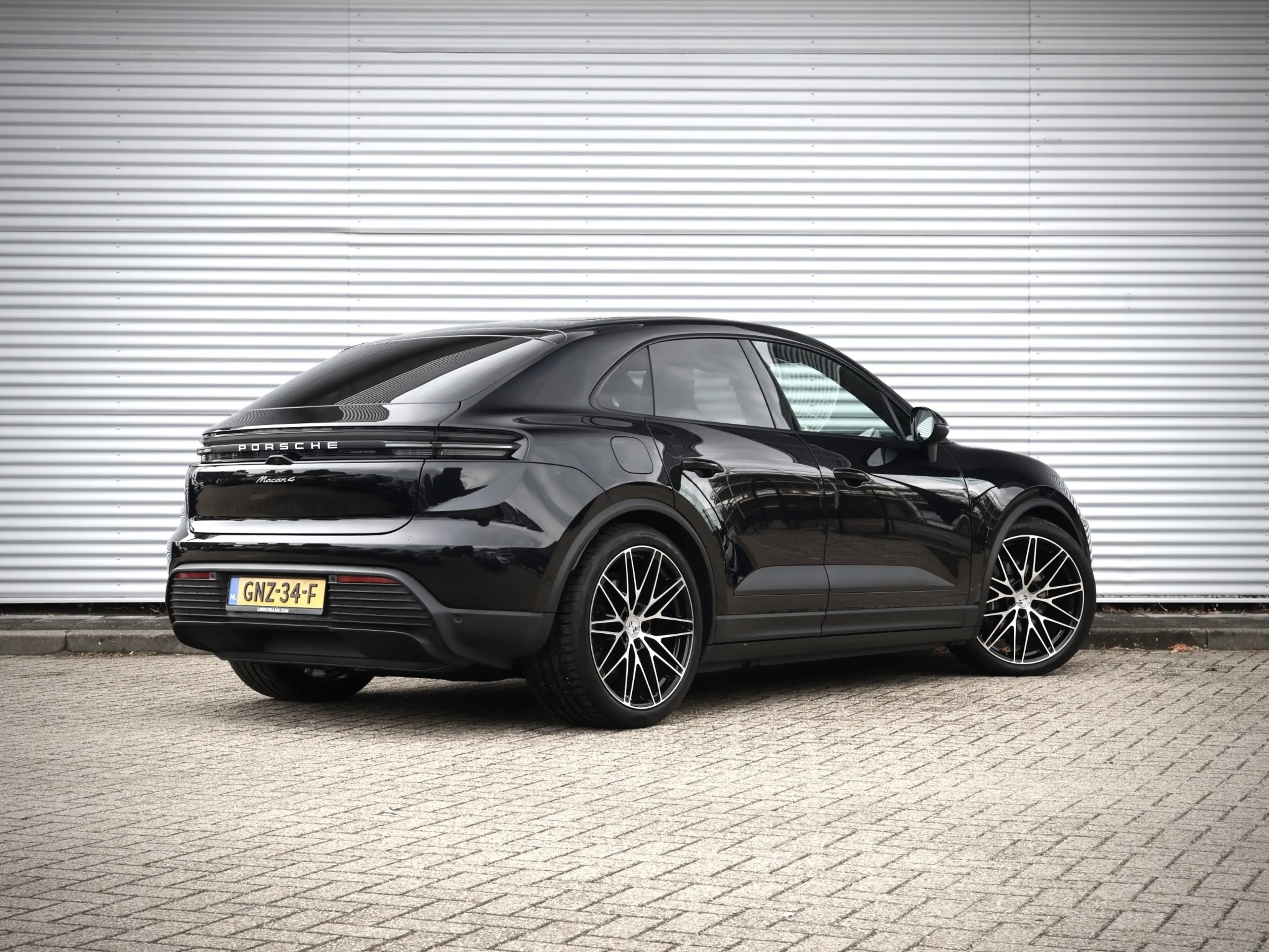 Porsche Macan 4 100kWh | Pano | Luchtvering | PDLS | Sport Chron — photo 4
